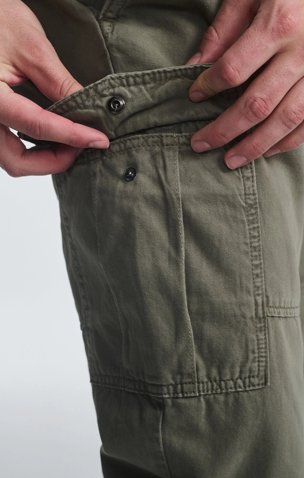 Sport Comfort Unrestricted Movement DOUBLE POCKET CUFFED CARGO PANTS IN SMOKEY OLIVE