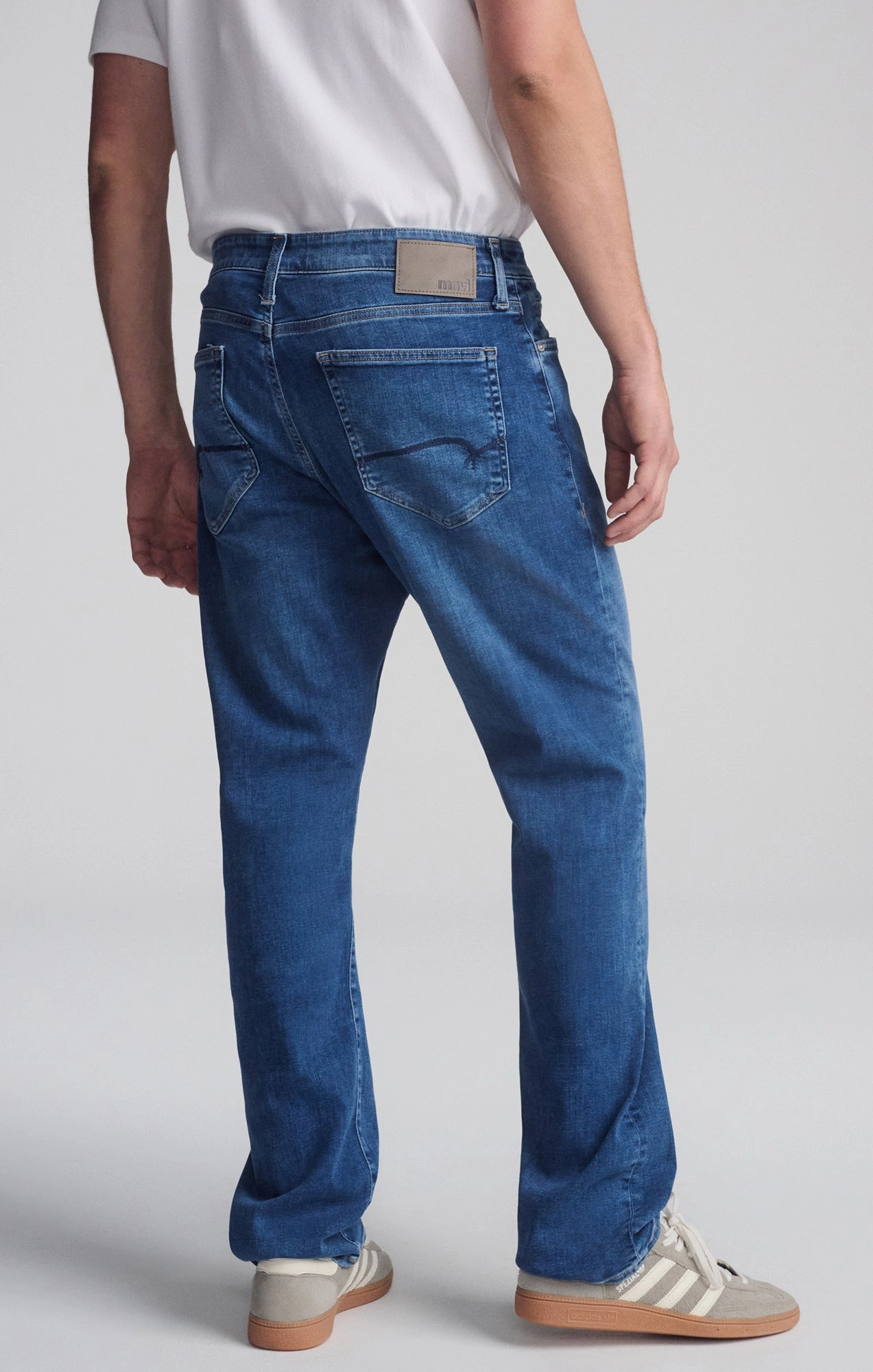 MATT RELAXED STRAIGHT LEG IN DARK BRUSHED FEATHER BLUE Simple Outfit