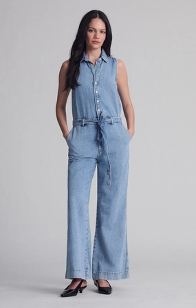 ELARA JUMPSUIT IN LIGHT WELL BLUE Classic Wear Textured