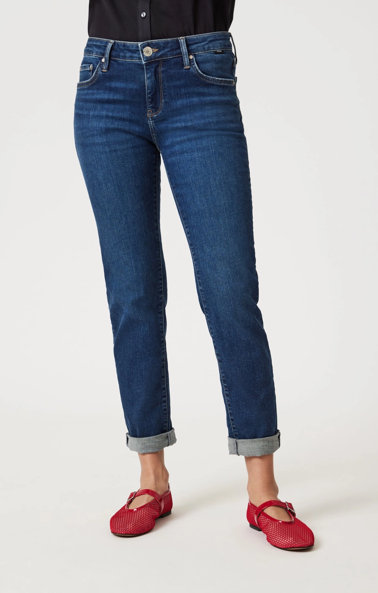 EMMA SLIM BOYFRIEND IN DEEP BRUSHED TRIBECA Party Look Sunny Vibes Couple Look Fashionable Fit