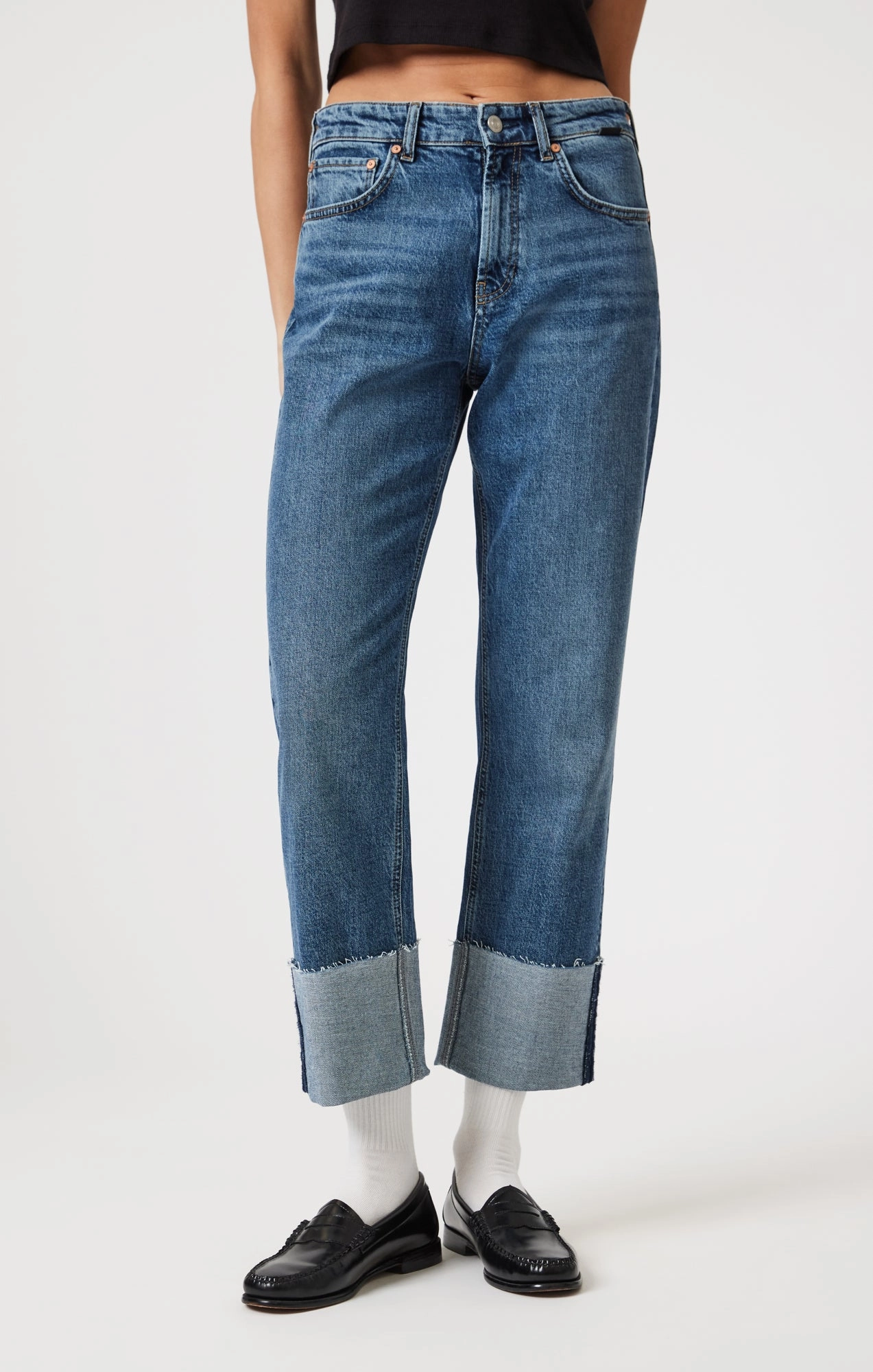 SAVANNAH CUFFED STRAIGHT LEG IN SHADED CLASSIC BLUE Go-to Comfort