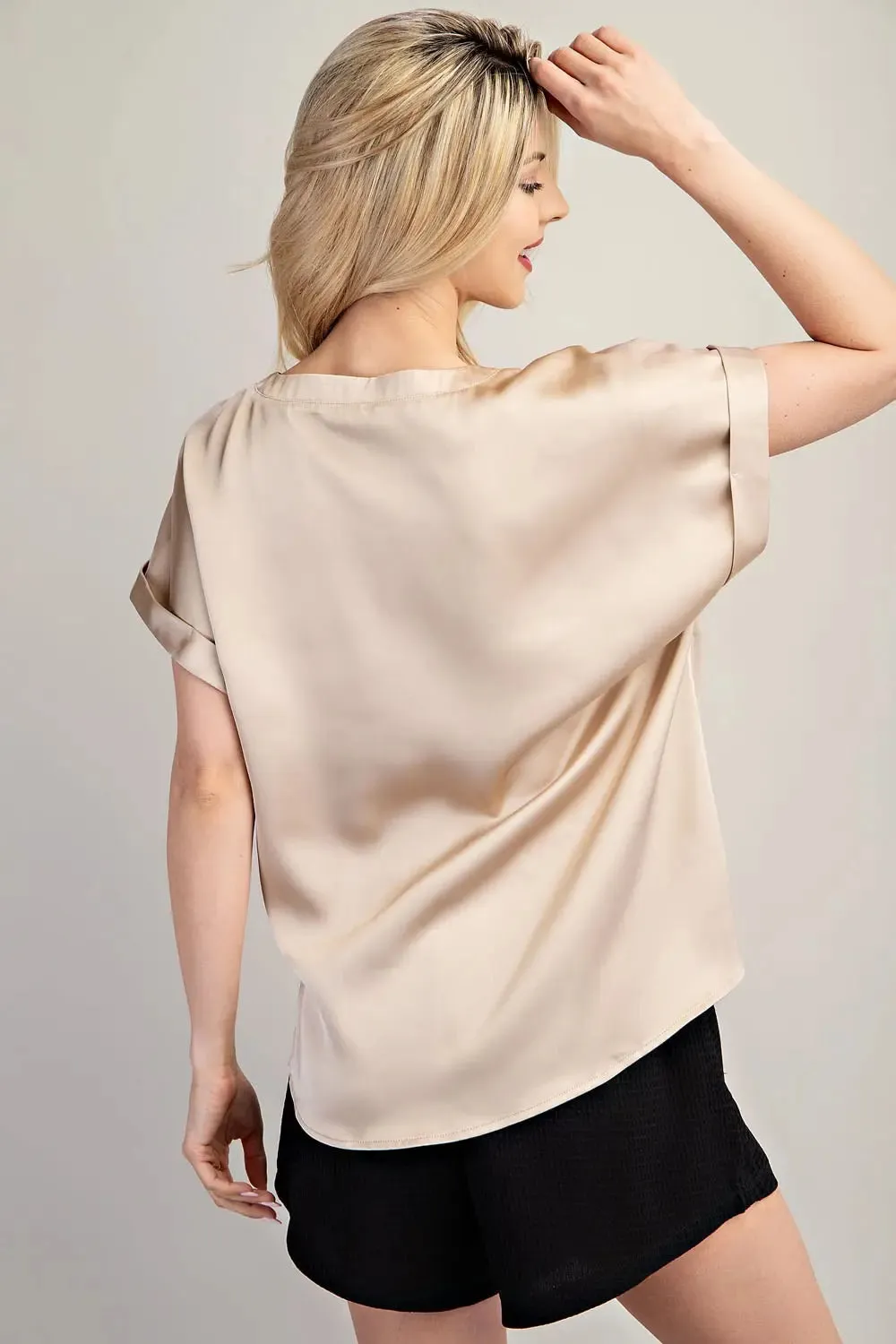 Scoop and feminine V-Neck Short Sleeve Top | Taupe Flatlock stitching Trendy Top
