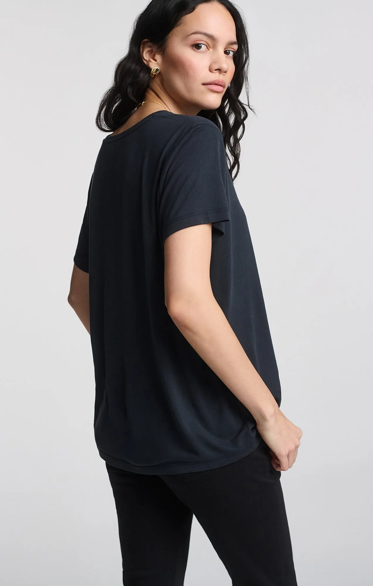 LUXE TOUCH TENCEL? CREW NECK T-SHIRT IN BLACK comfortable top