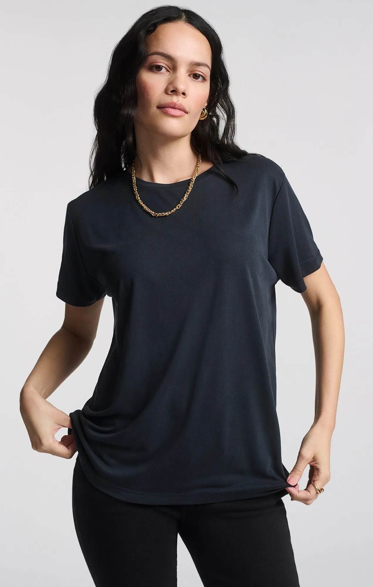 LUXE TOUCH TENCEL? CREW NECK T-SHIRT IN BLACK Comfy Look Wear Sustainable Material Blend