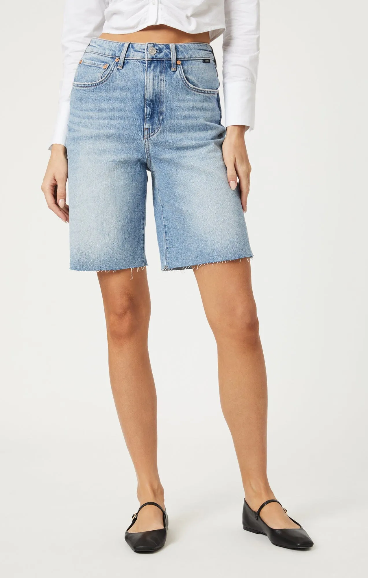 SELINA SHORTS IN LIGHT USED CLASSIC BLUE Smart Casual Adaptive Fit