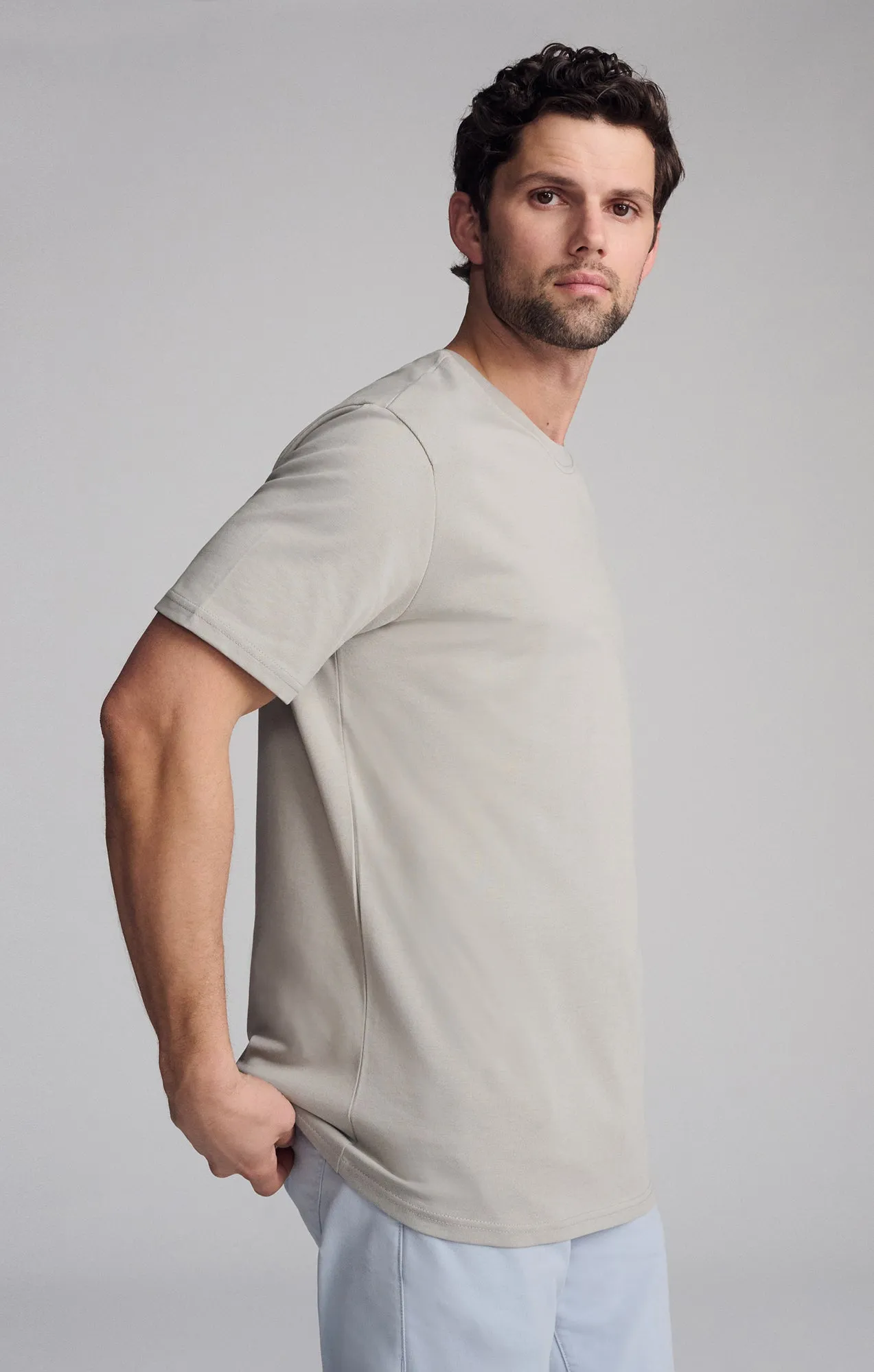 SHORT SLEEVE CREW NECK T-SHIRT IN PALOMA Sleek Performance Wear