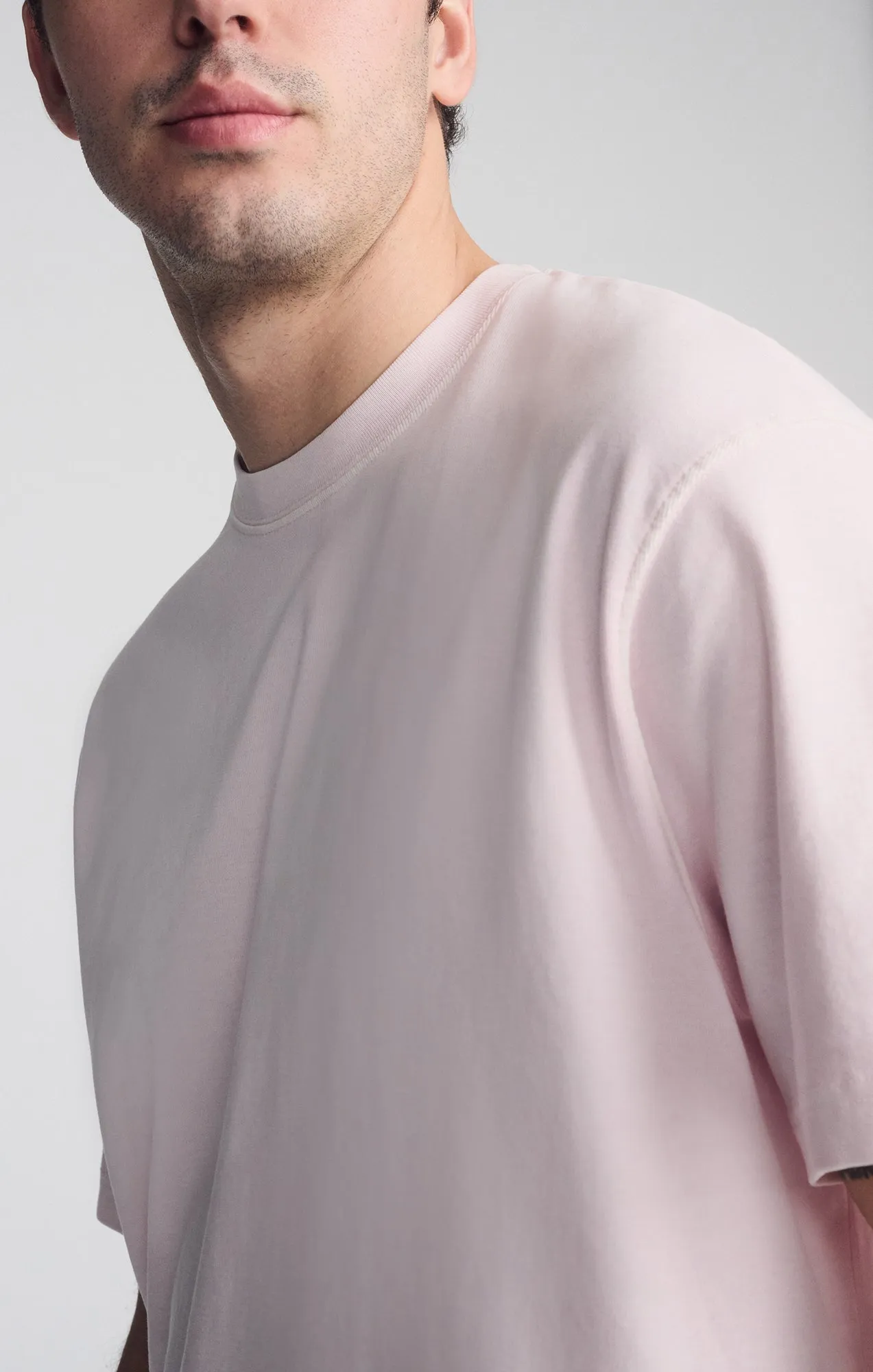 SHORT SLEEVE CREW NECK T-SHIRT IN SHRINKING VIOLET Chic Comfort Style