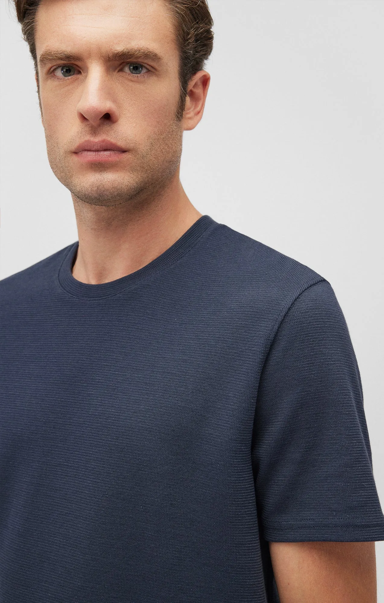 SHORT SLEEVE T-SHIRT IN COLLEGIATE BLUE Wrinkle Resistant Cloth