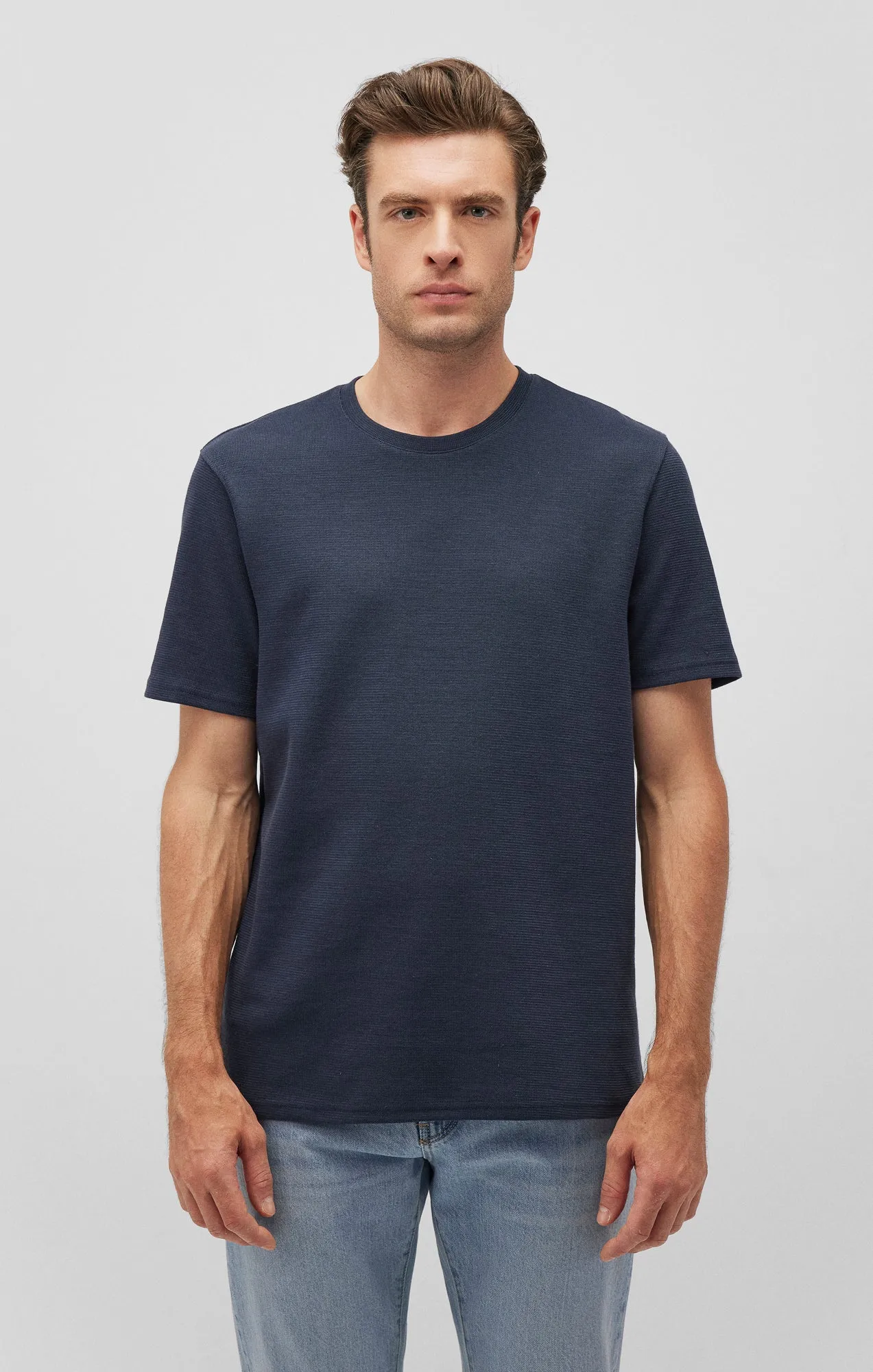 Modern Layering Essential Wear SHORT SLEEVE T-SHIRT IN COLLEGIATE BLUE