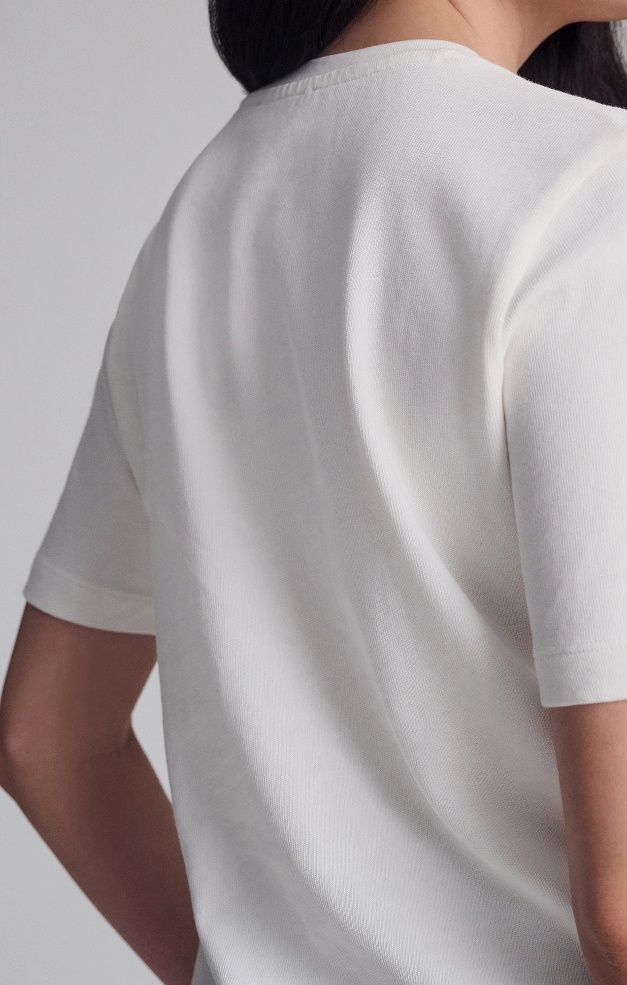 Trendy Tops SHORT SLEEVE CREW NECK T-SHIRT IN COCONUT MILK