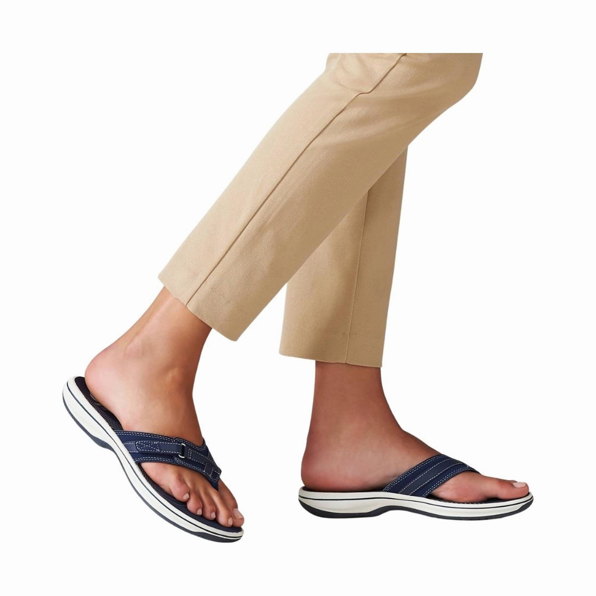 Trendy Vibe Clarks Women's Breeze Sea - Navy Synthetic