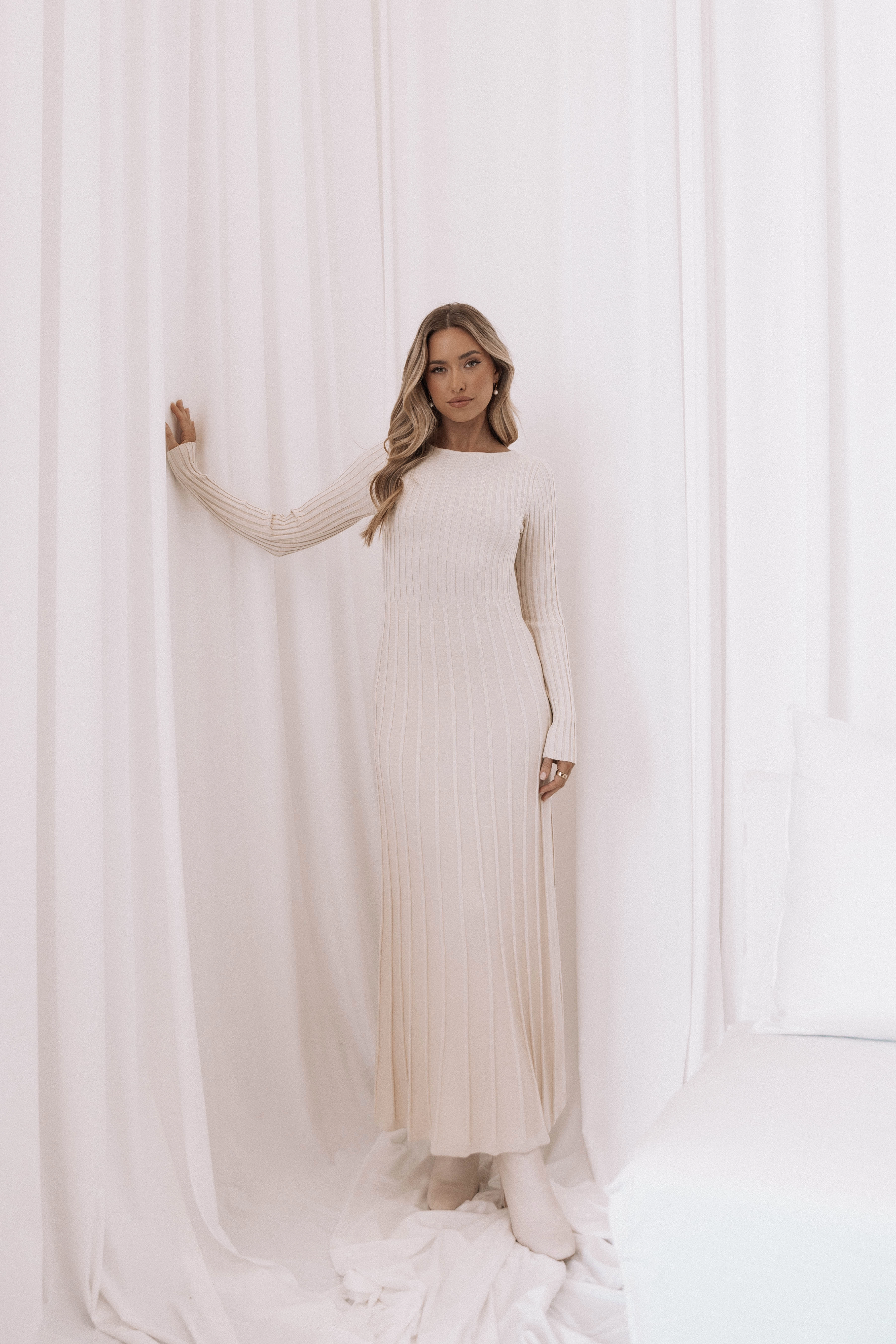 Alison Long Sleeve Maxi Dress - Cream Modern Silhouette