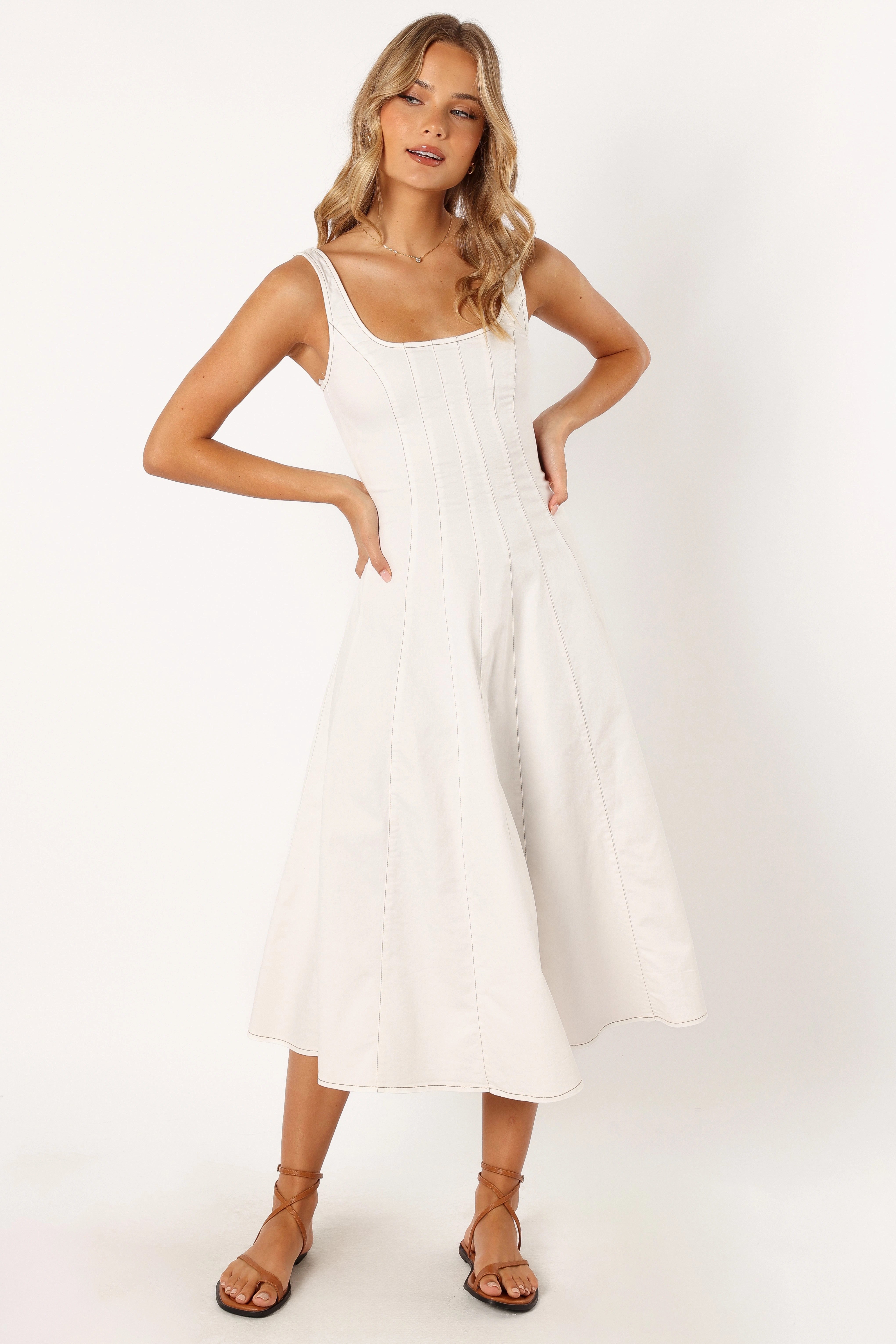 Una Midi Dress - White Layer Ready Mid Fit