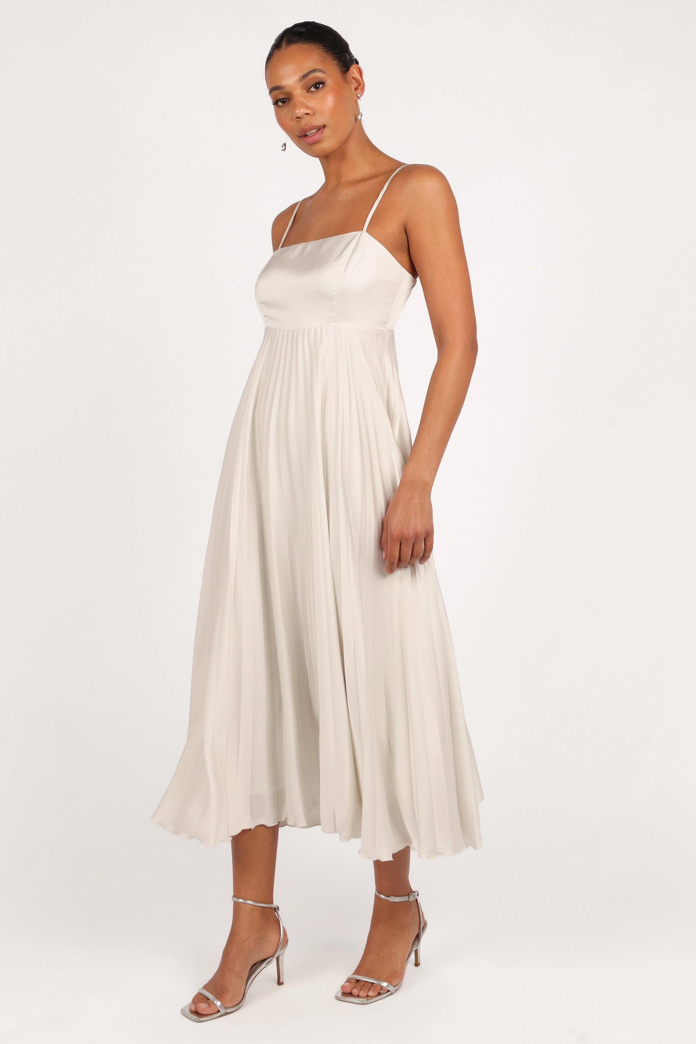 Keegan Maxi Dress - White Brunch Fit Quick Match