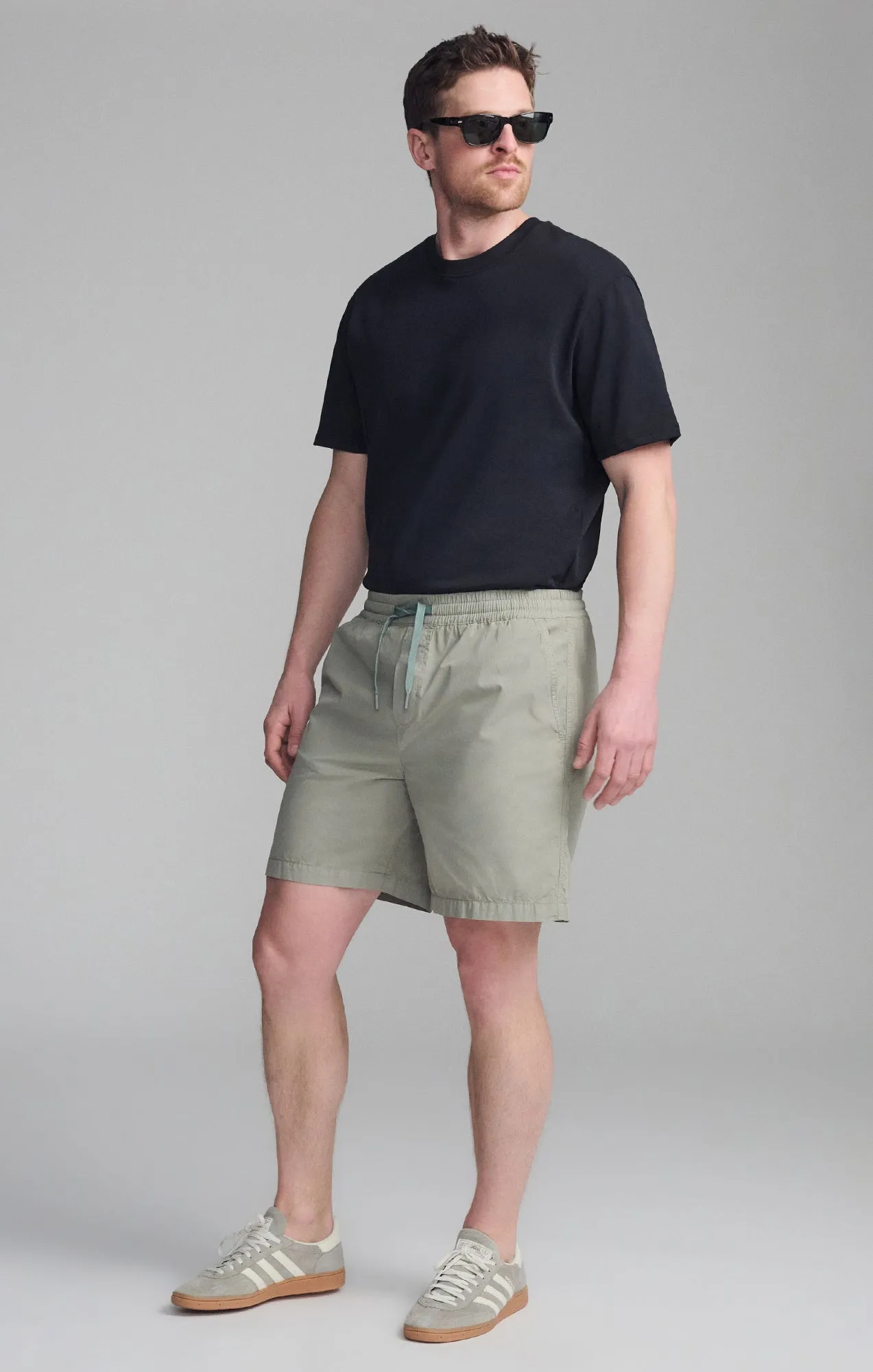 SPORTY DRAWSTRING SHORTS IN SHADOW Comfort Stretch Chilly Weather