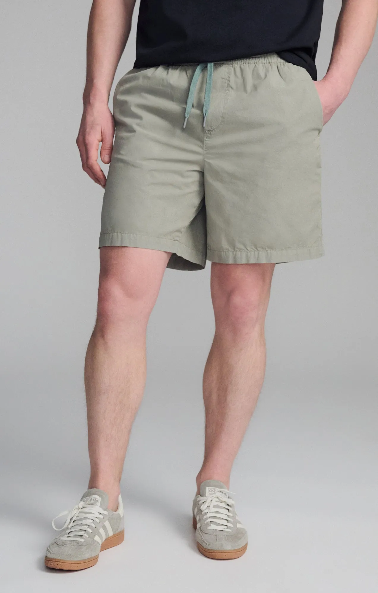 SPORTY DRAWSTRING SHORTS IN SHADOW Non Slip Inner Grip Flatlock Seam Technology