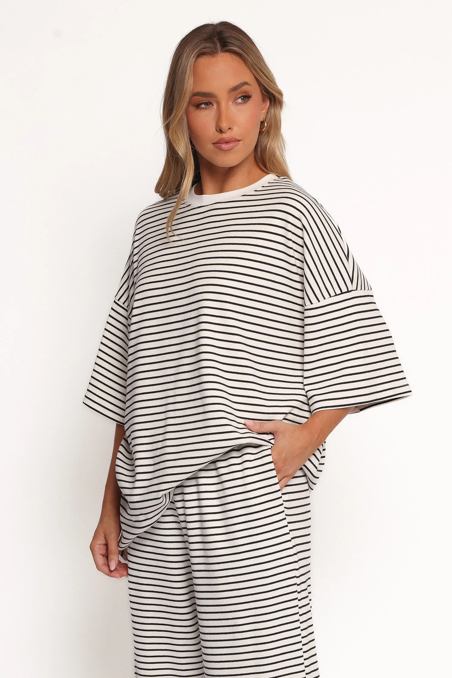 RibbedCollar Sport Hoodie Wilda Oversized Tee - White Black Stripe