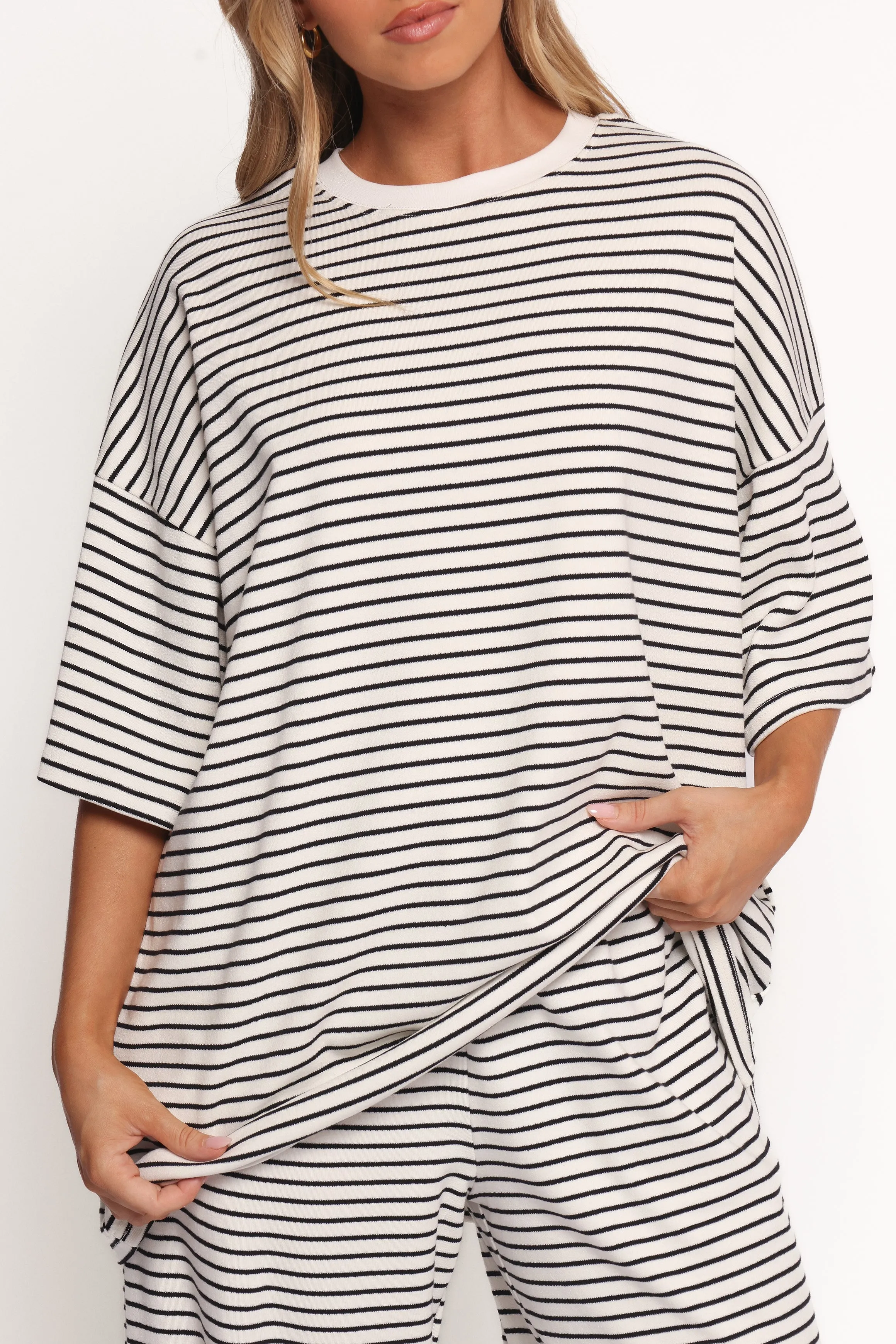Wilda Oversized Tee - White Black Stripe AntiOdorTreatment Relaxed Hoodie