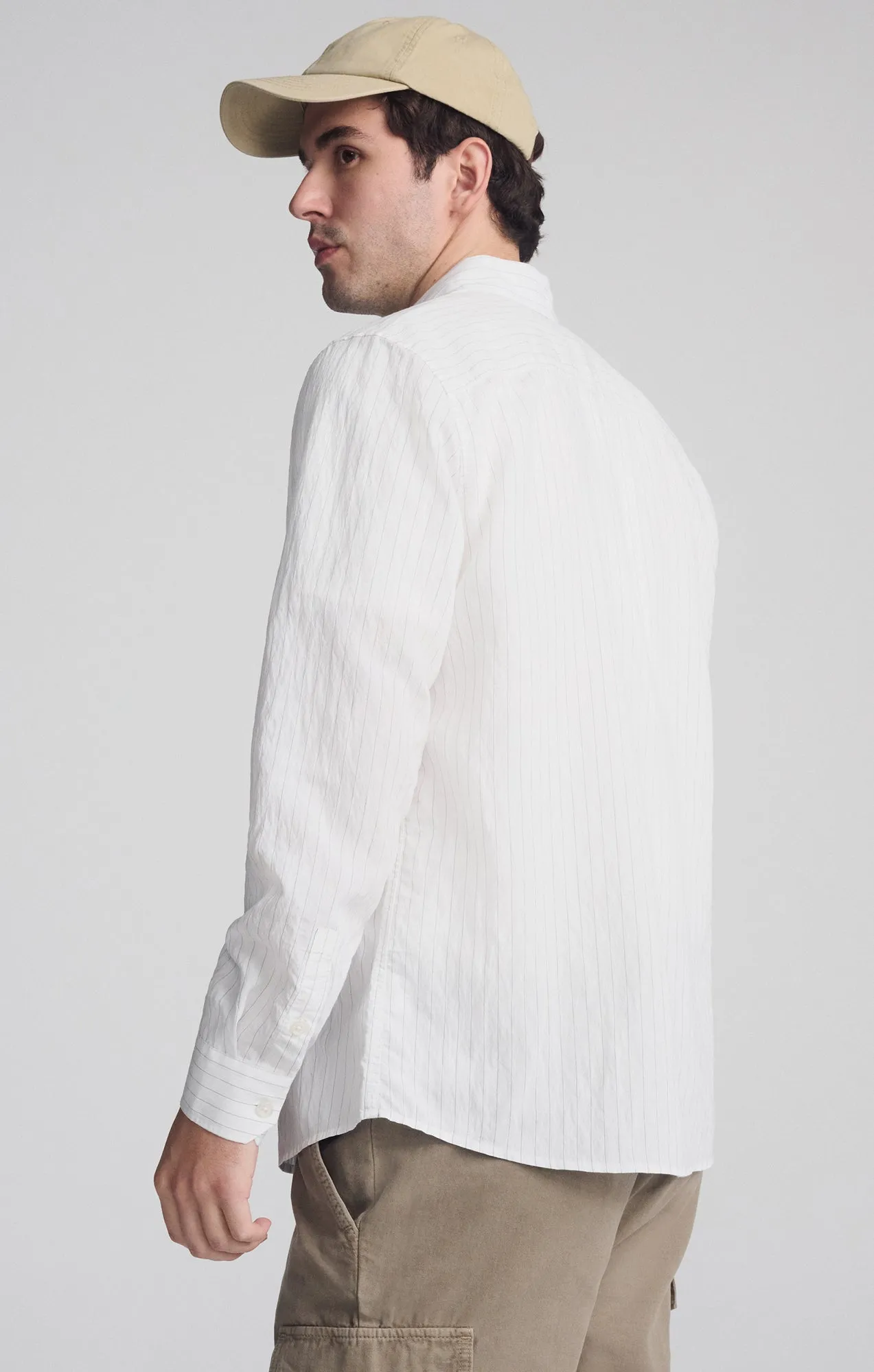 Mountain Retreat STRIPED LONG SLEEVE BUTTON-UP SHIRT IN BLACK