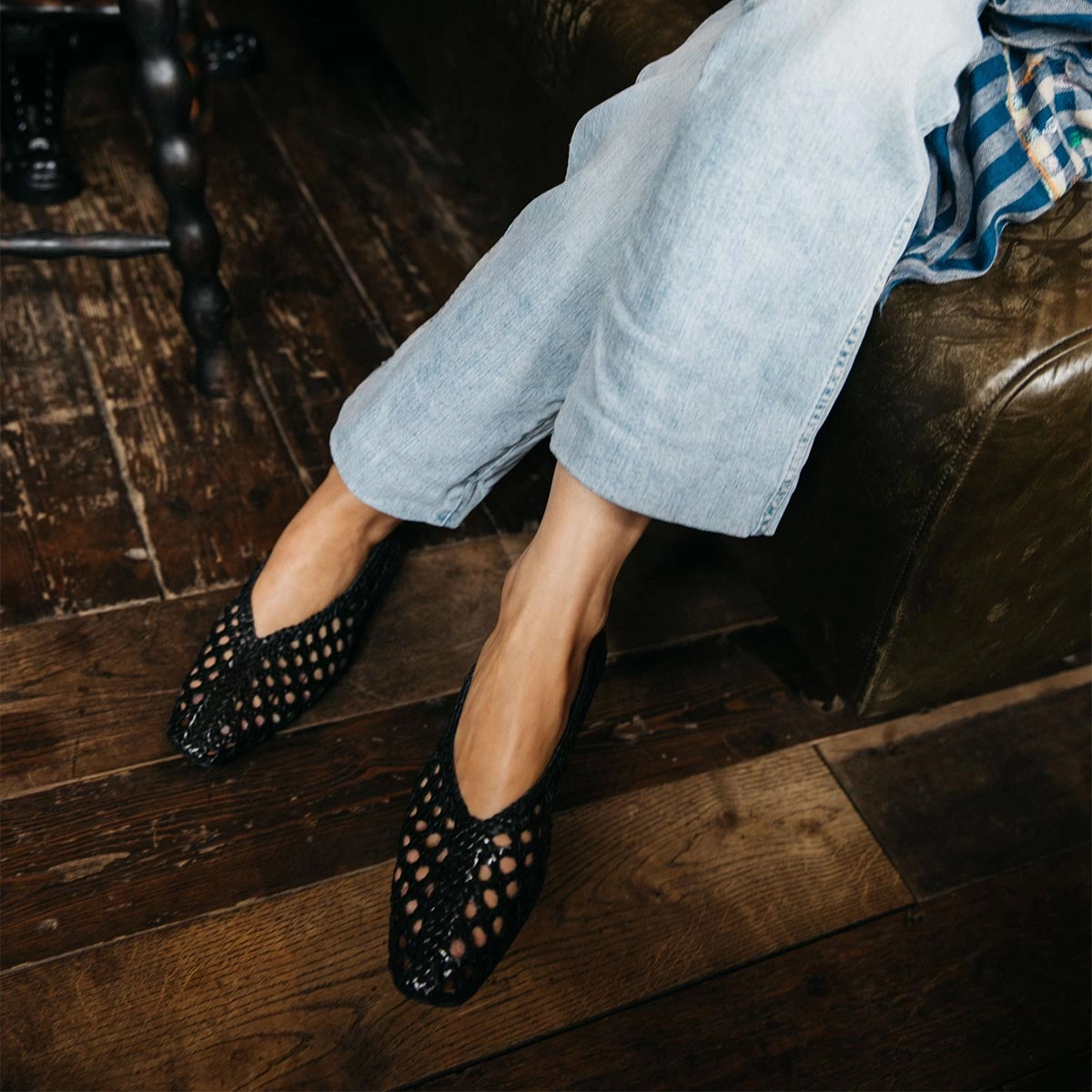 The Woven Paz - Black Leather Fund Walk Relaxed Sole