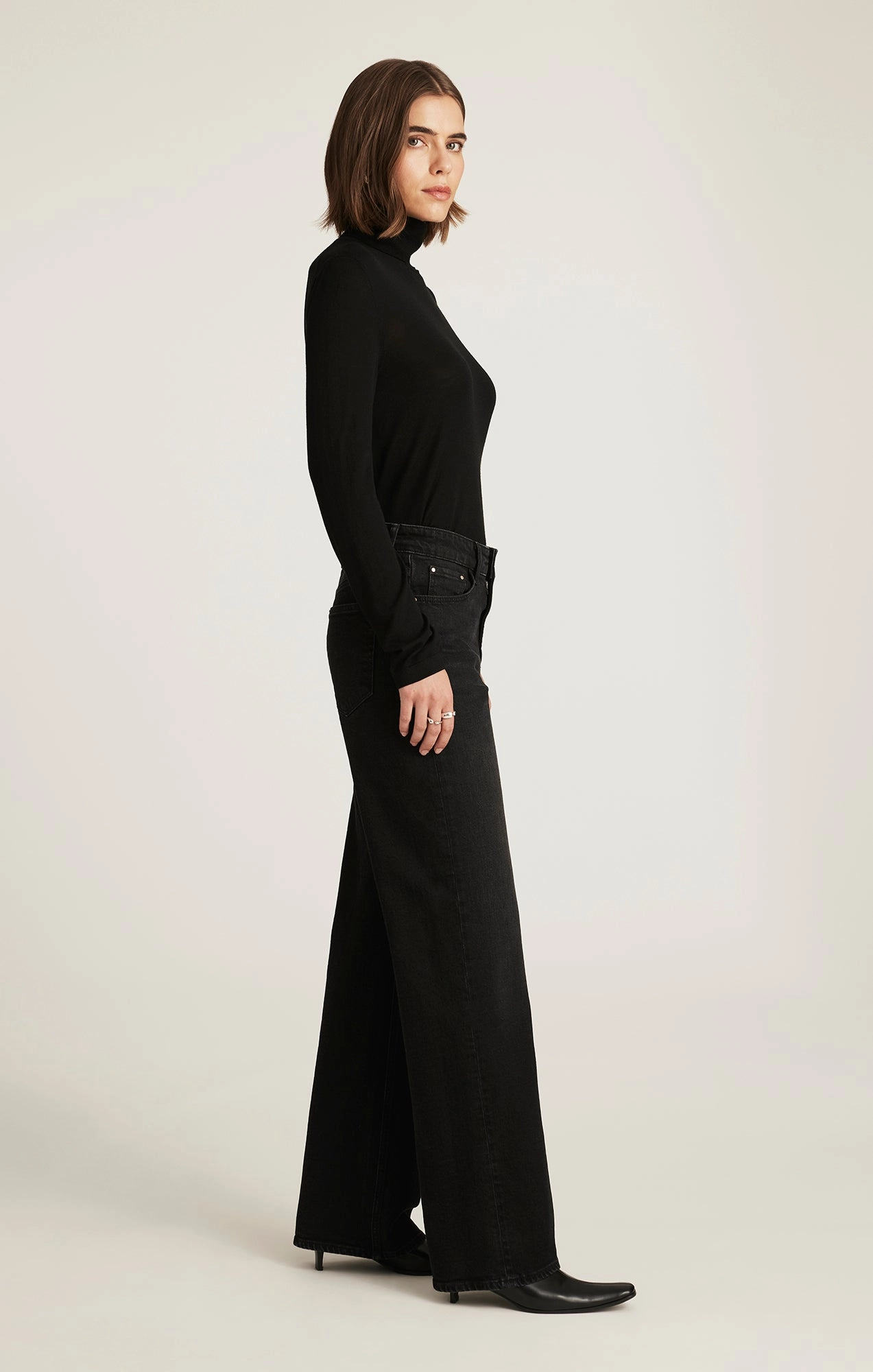 TAYLOR STRAIGHT LEG IN DARK SMOKE GOLD PREMIUM Polished Look Base Wear