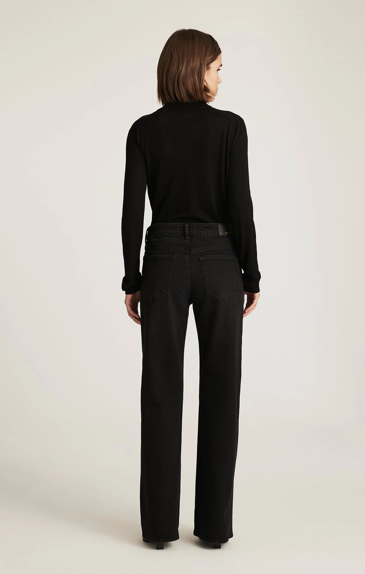 TAYLOR STRAIGHT LEG IN DARK SMOKE GOLD PREMIUM Seamless Pocket Design