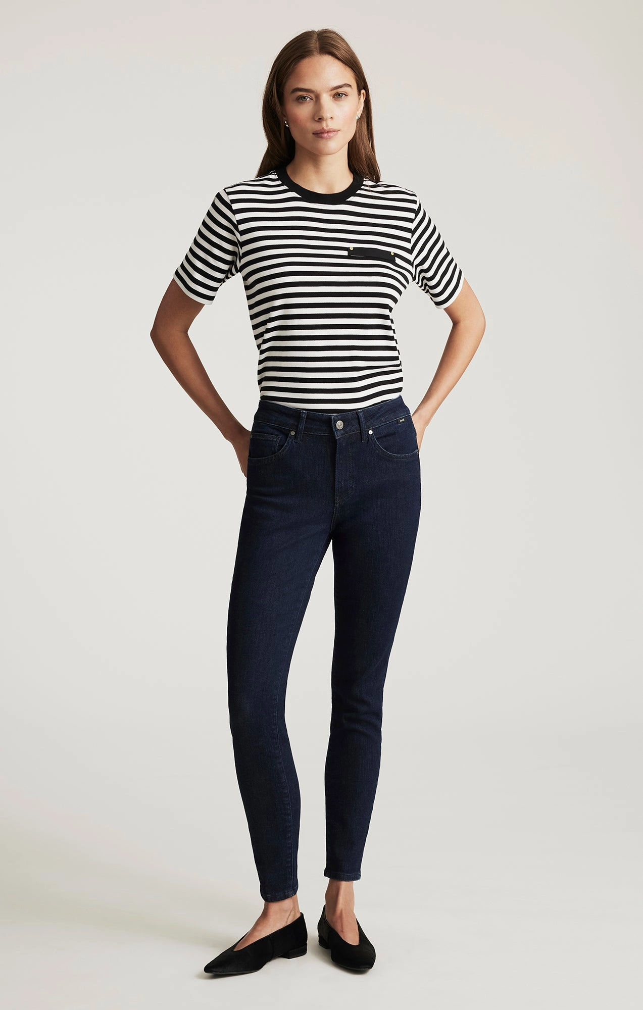 TESS SKINNY IN RINSE FLEX BLUE Evening Stroll Weekend Getaway