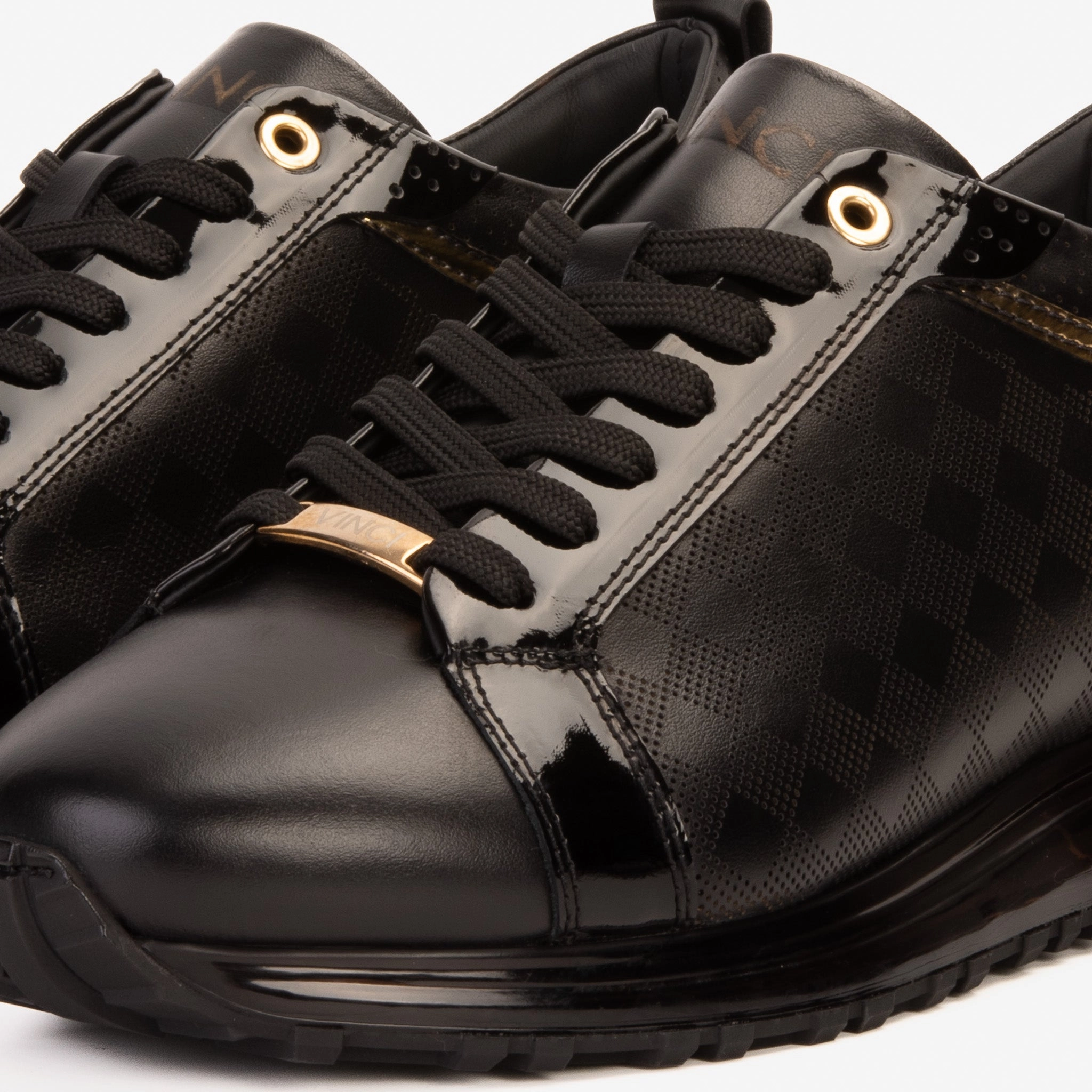 ergo fit The Cenova Black & Gold Leather Men Sneaker