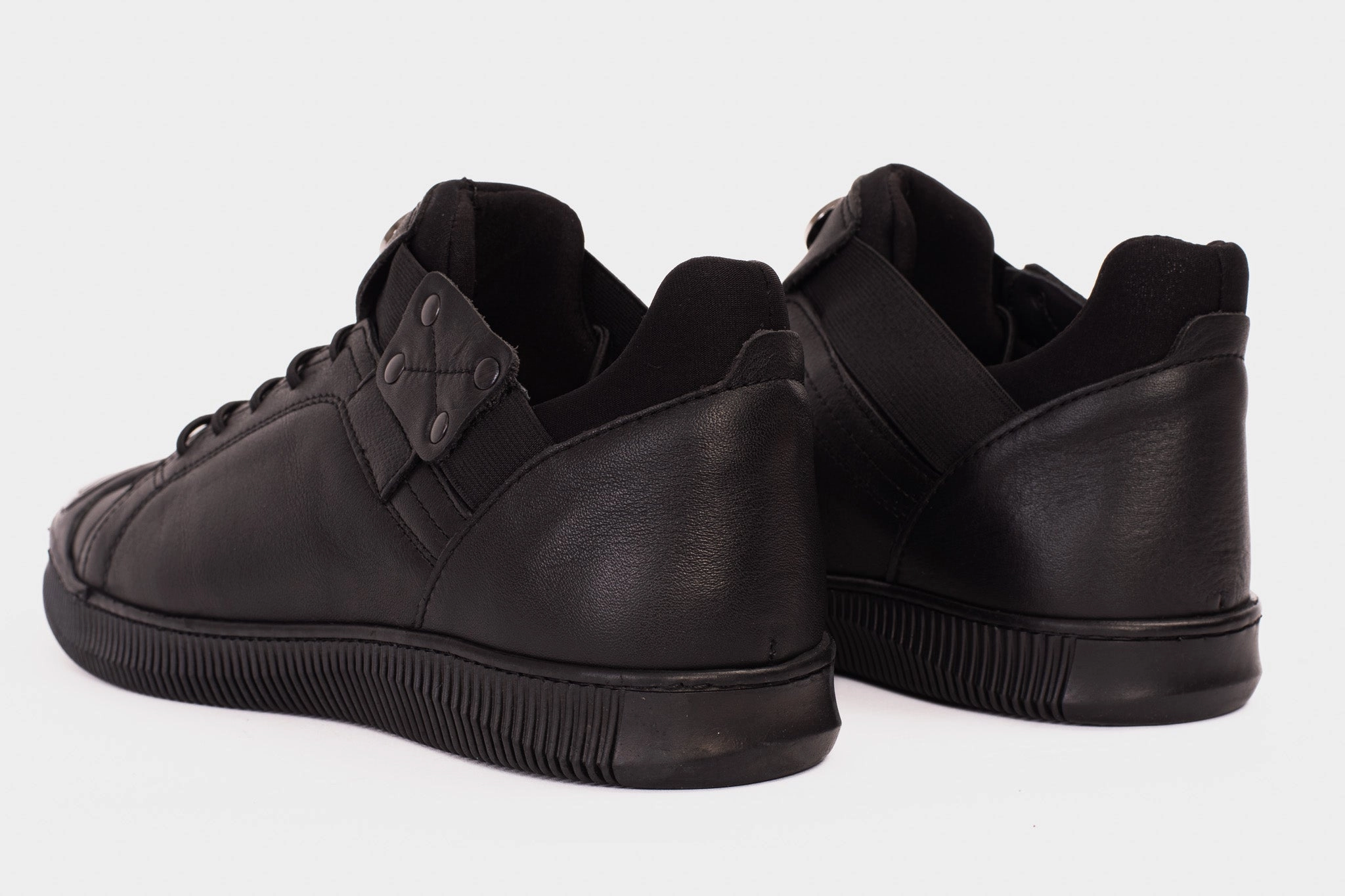 The Mumbai Black Leather Men Sneaker Final Sale! Breathable frame