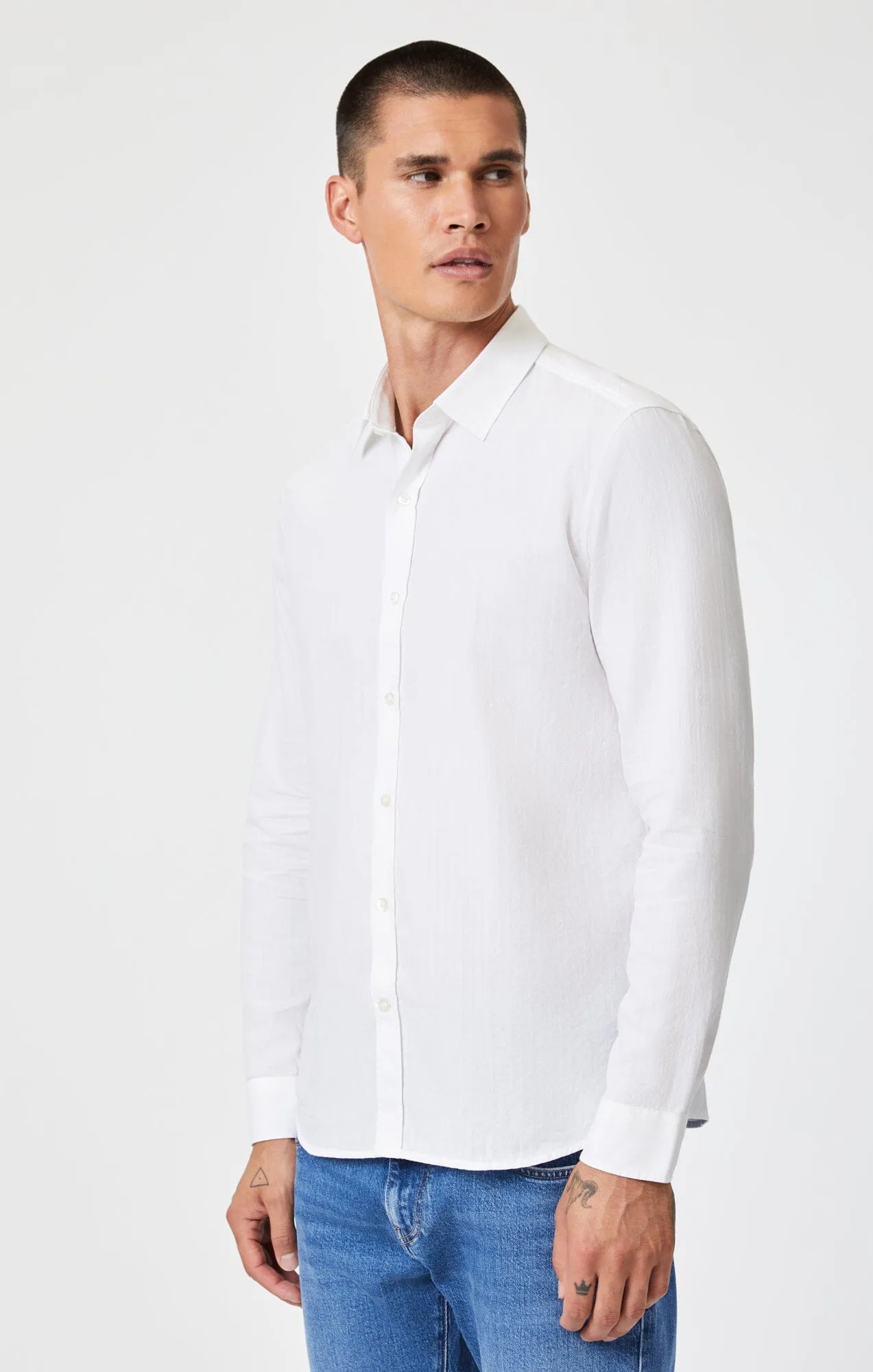 Designer Look Sporty Design BUTTON-UP LONG SLEEVE SHIRT IN WHITE