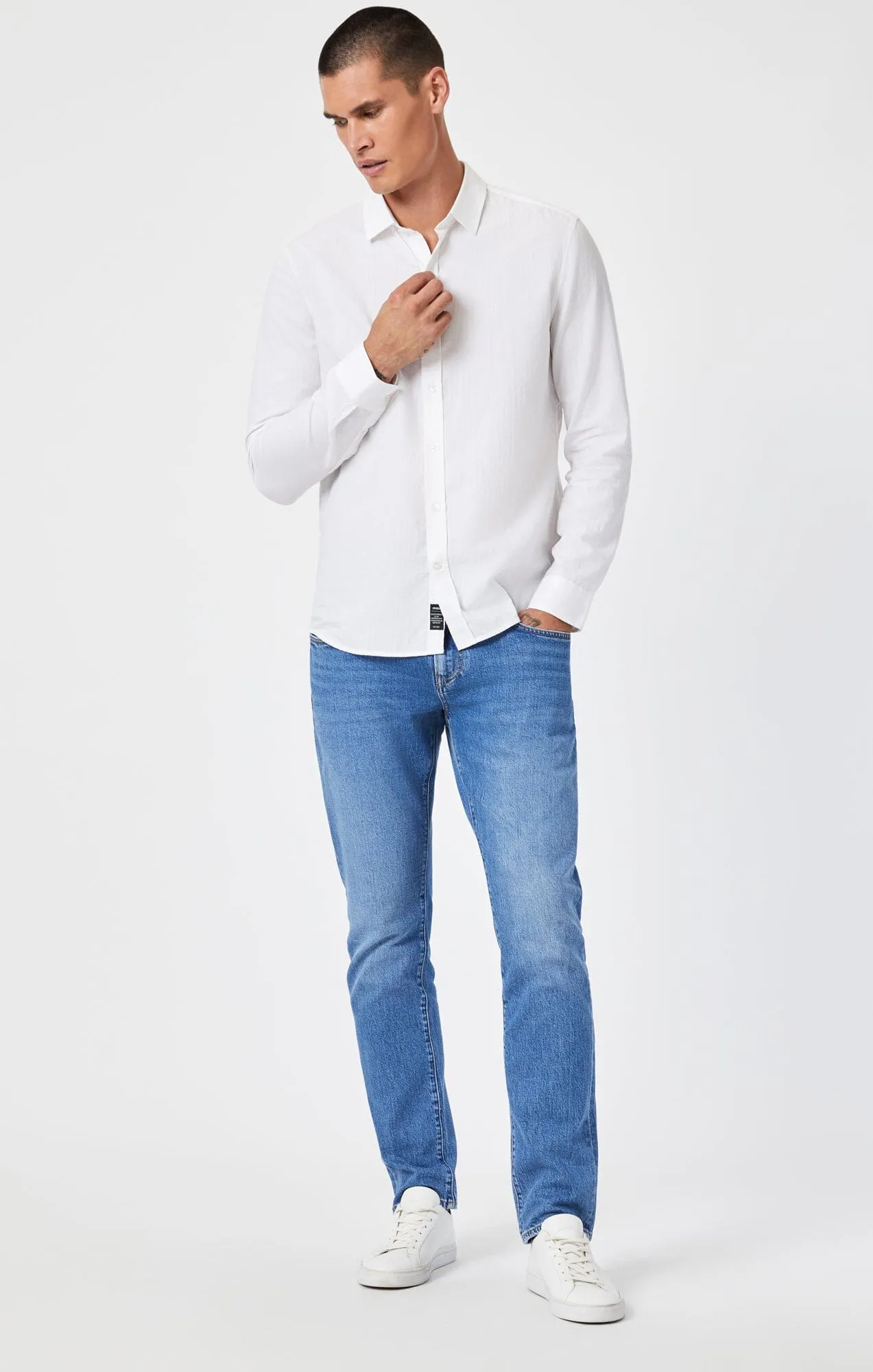 Trendy Outfit Tailored Style BUTTON-UP LONG SLEEVE SHIRT IN WHITE