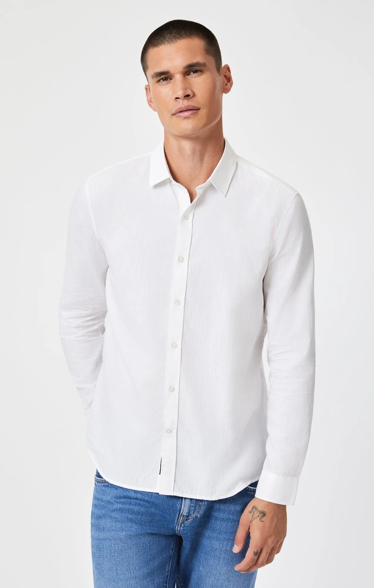 Button Down Design BUTTON-UP LONG SLEEVE SHIRT IN WHITE