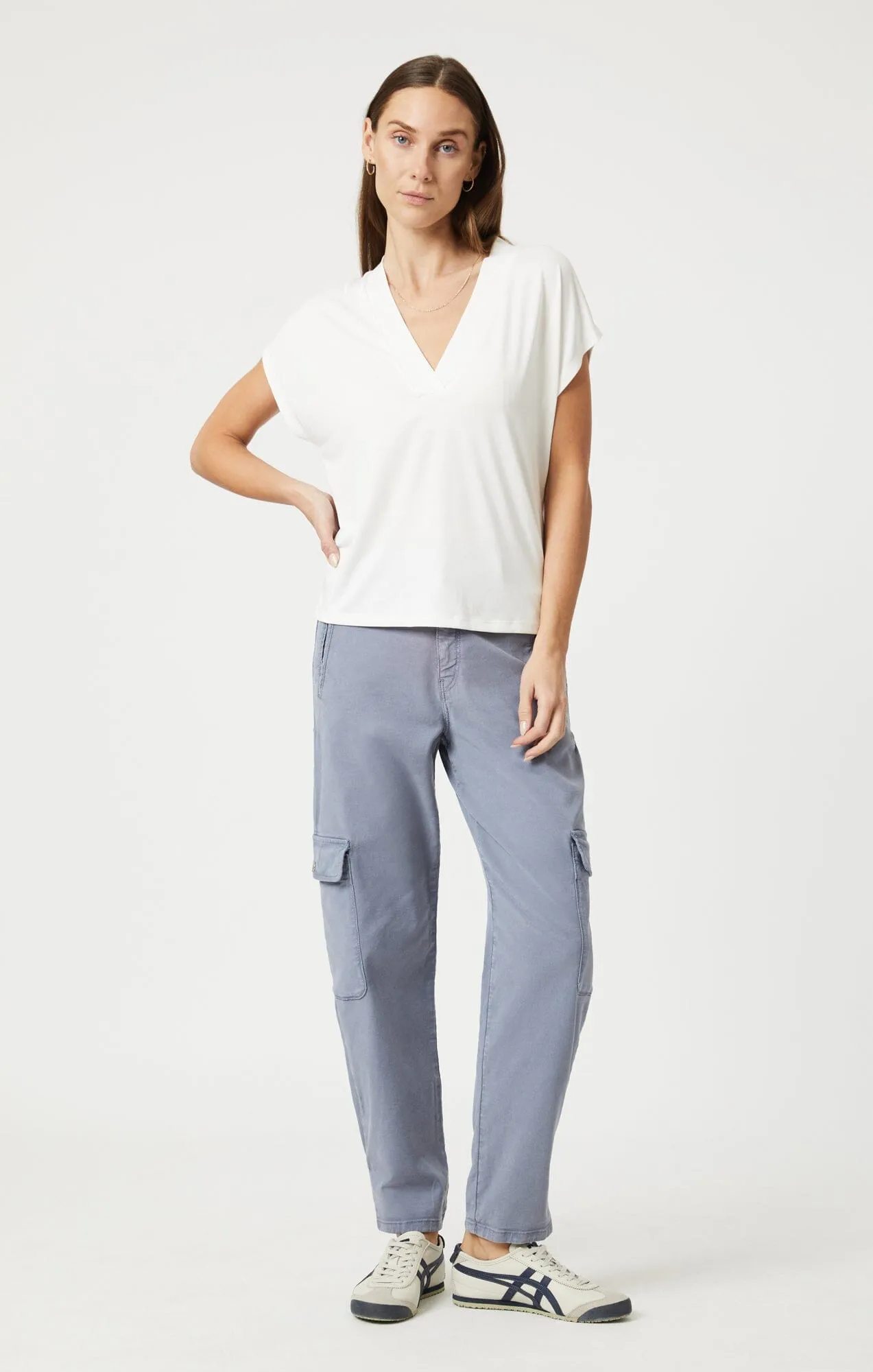 LUXE TOUCH TENCEL? V-NECK SHIRT IN ANTIQUE LUXE Networking Session