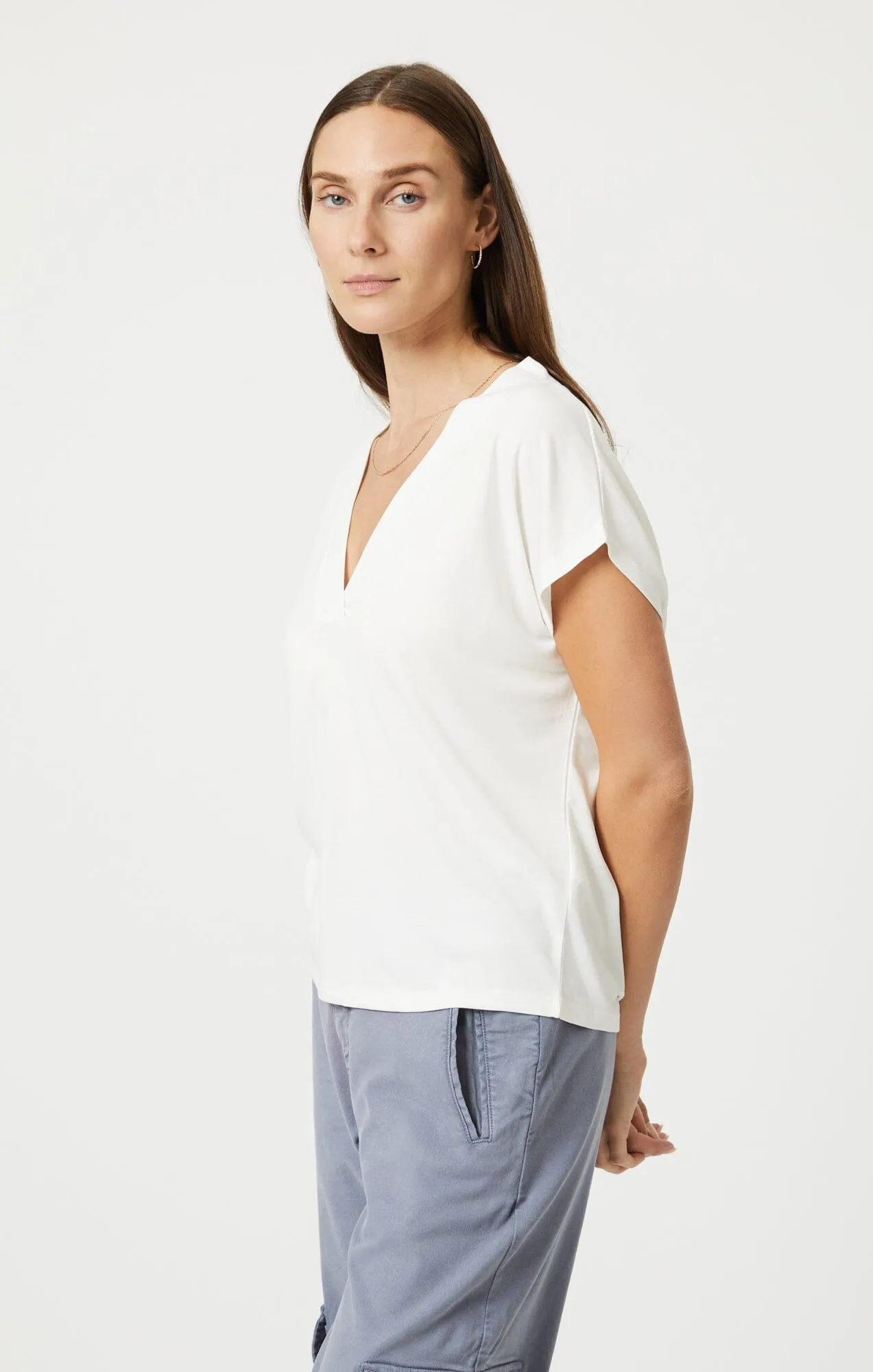 Night Out LUXE TOUCH TENCEL? V-NECK SHIRT IN ANTIQUE LUXE