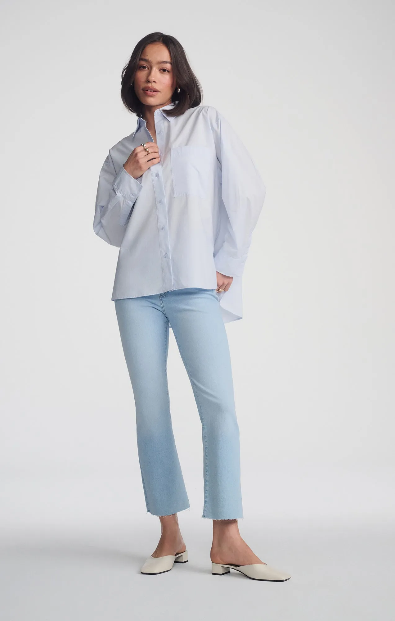 Soft Stretch Collar Graduation Ceremony DOUBLE POCKET BUTTON-UP SHIRT IN CASHMERE BLUE