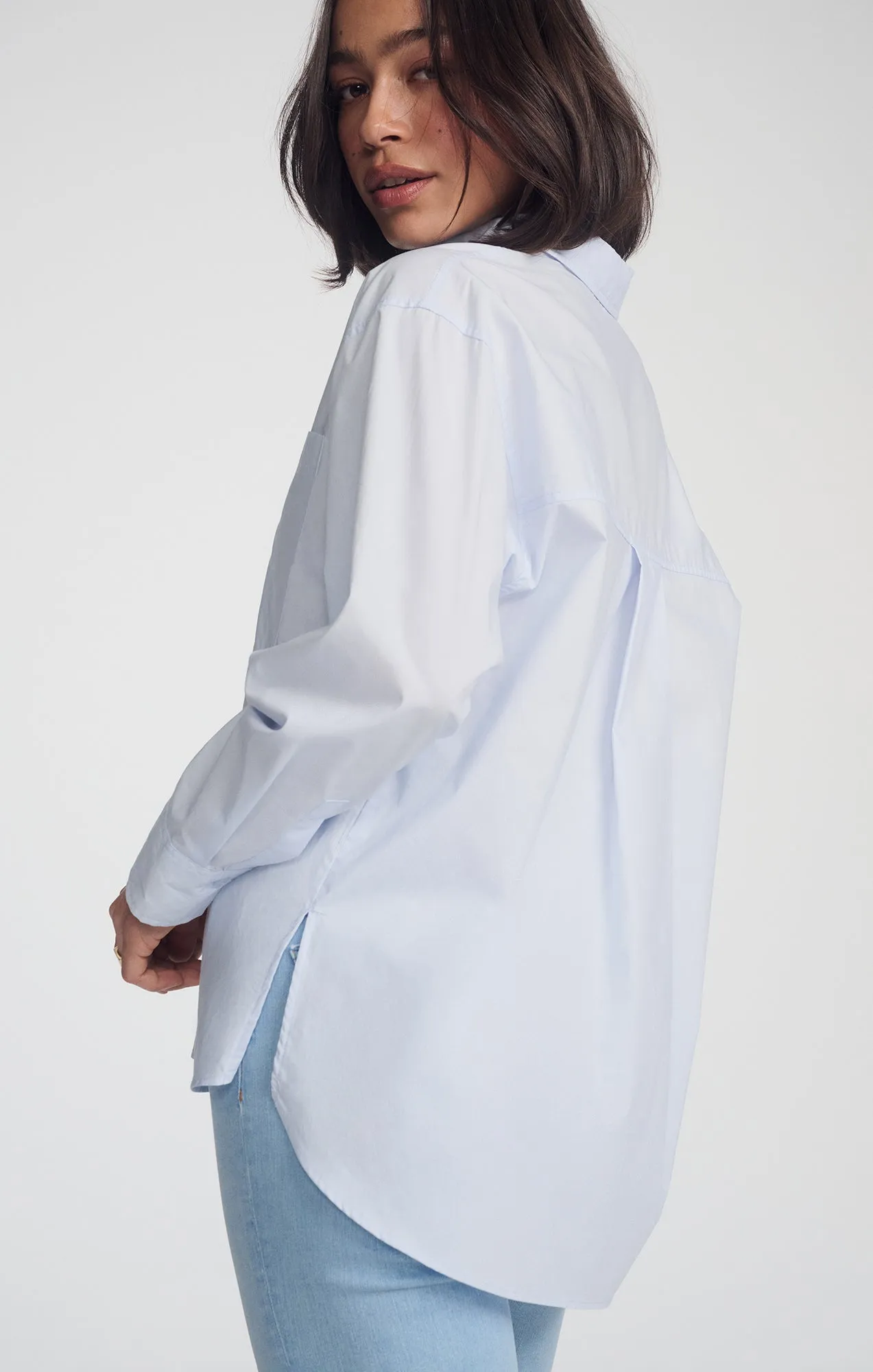 Athletic Cut Wrinkle-Free DOUBLE POCKET BUTTON-UP SHIRT IN CASHMERE BLUE