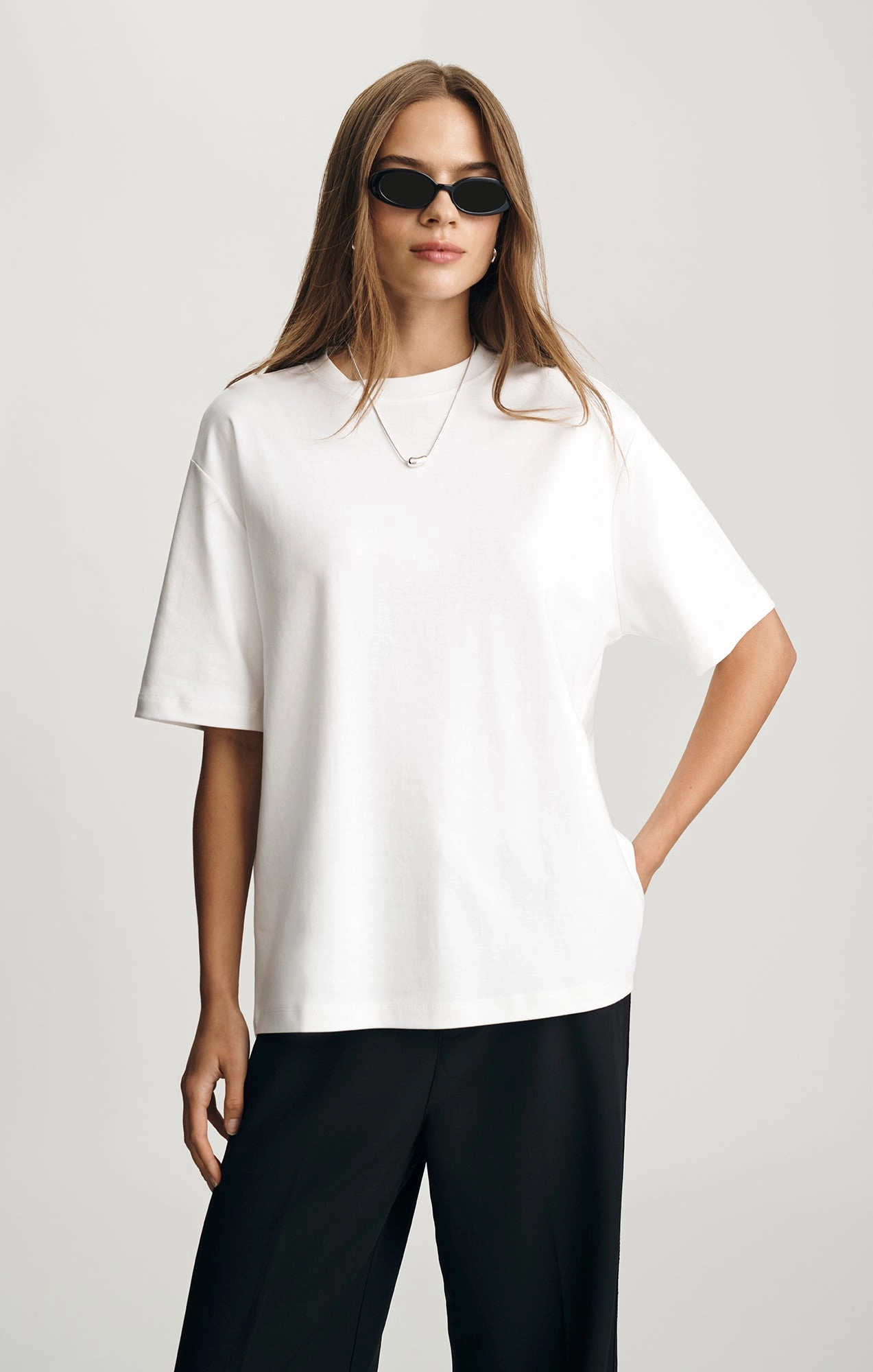 Layering Wear BASIC CREW NECK T-SHIRT IN WHITE