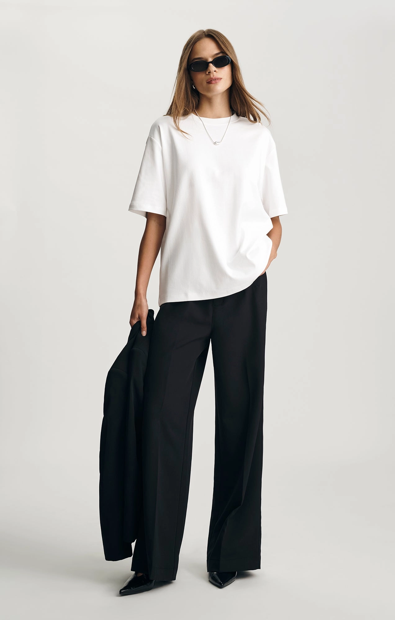 BASIC CREW NECK T-SHIRT IN WHITE comfortable option Holiday Outfit