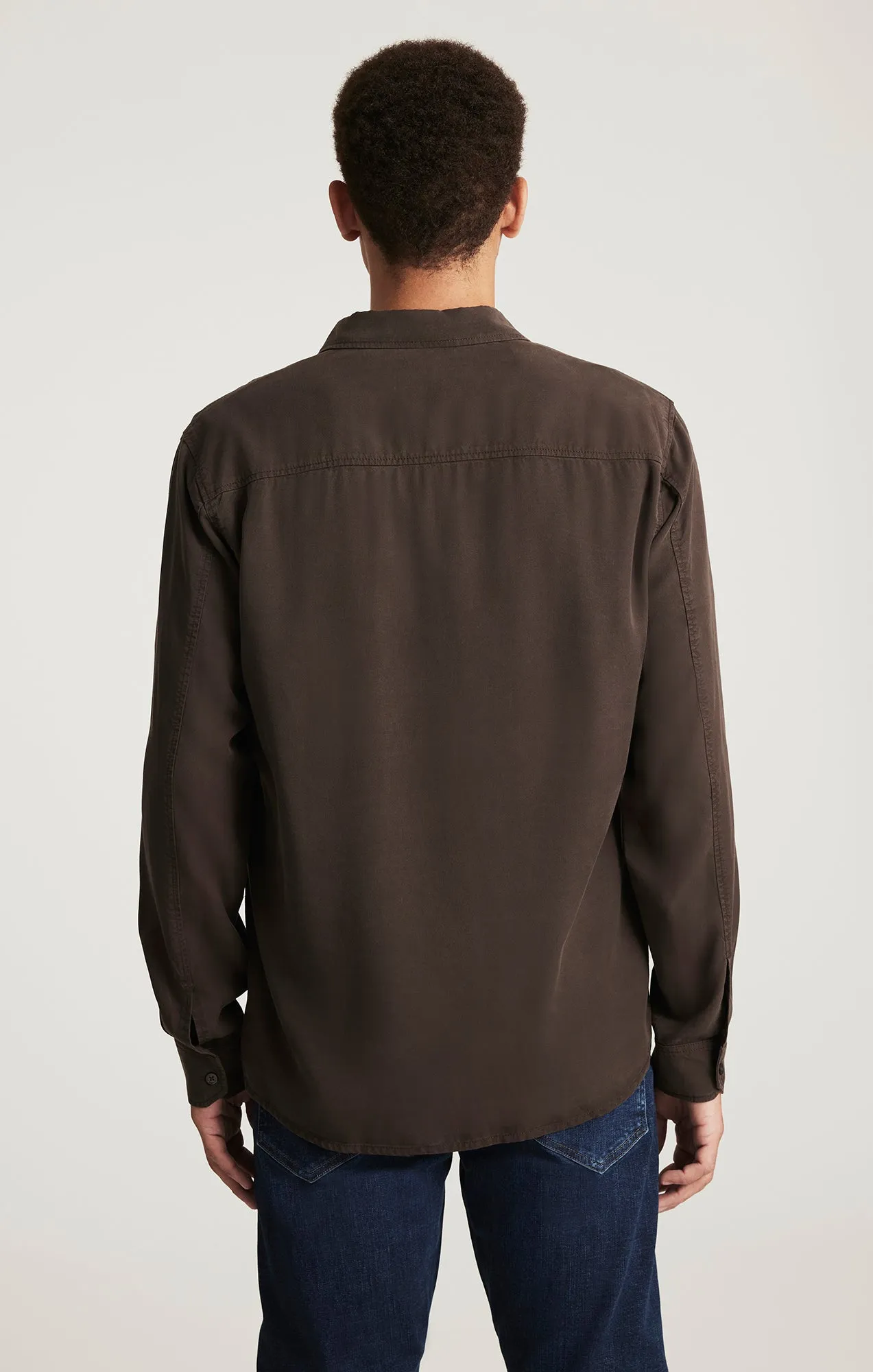 Casual Chic Ventilated Back TENCEL? LONG SLEEVE BUTTON-UP SHIRT IN AFTER DARK