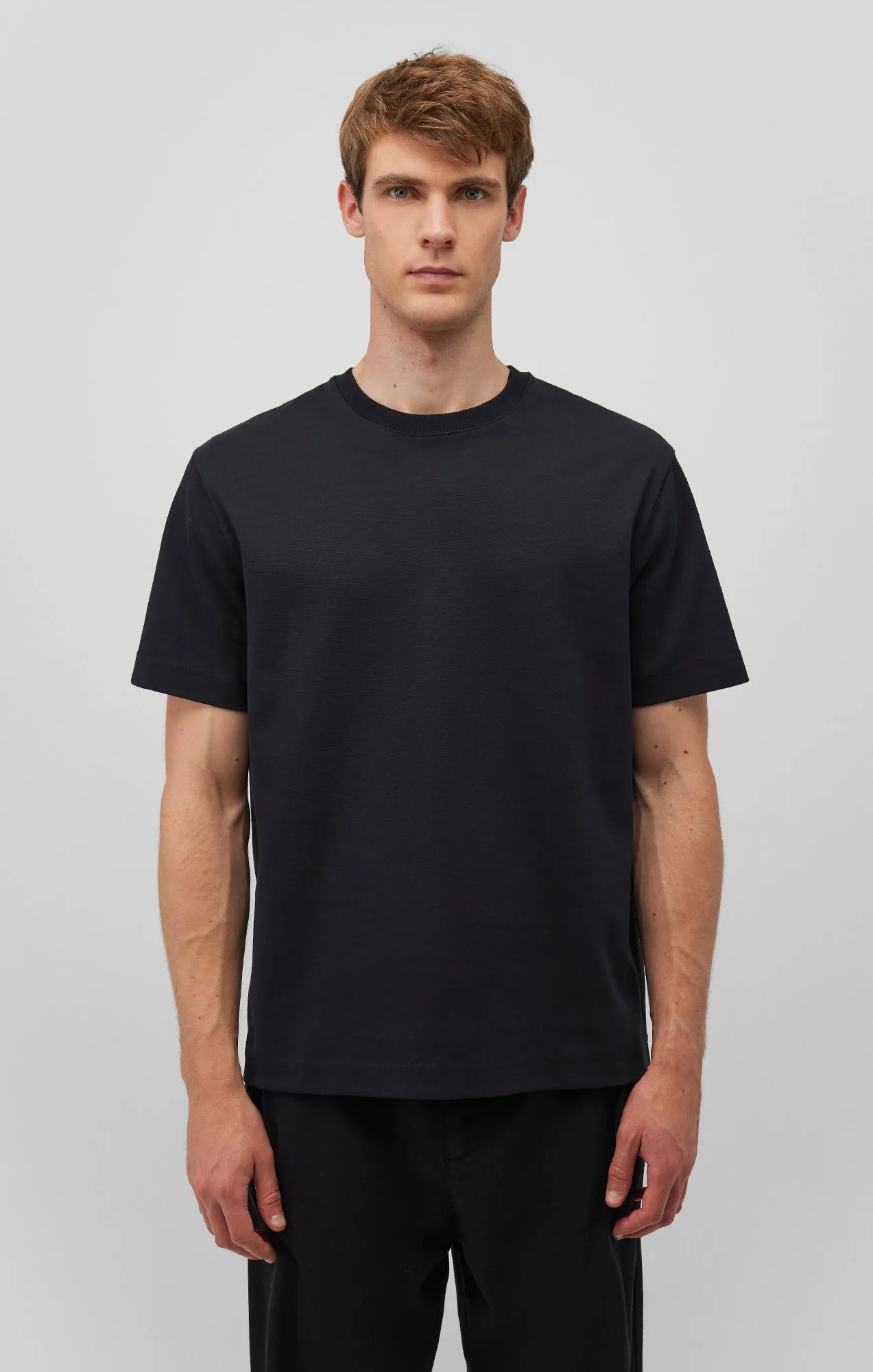 Bold Look SHORT SLEEVE CREW NECK T-SHIRT IN BLACK