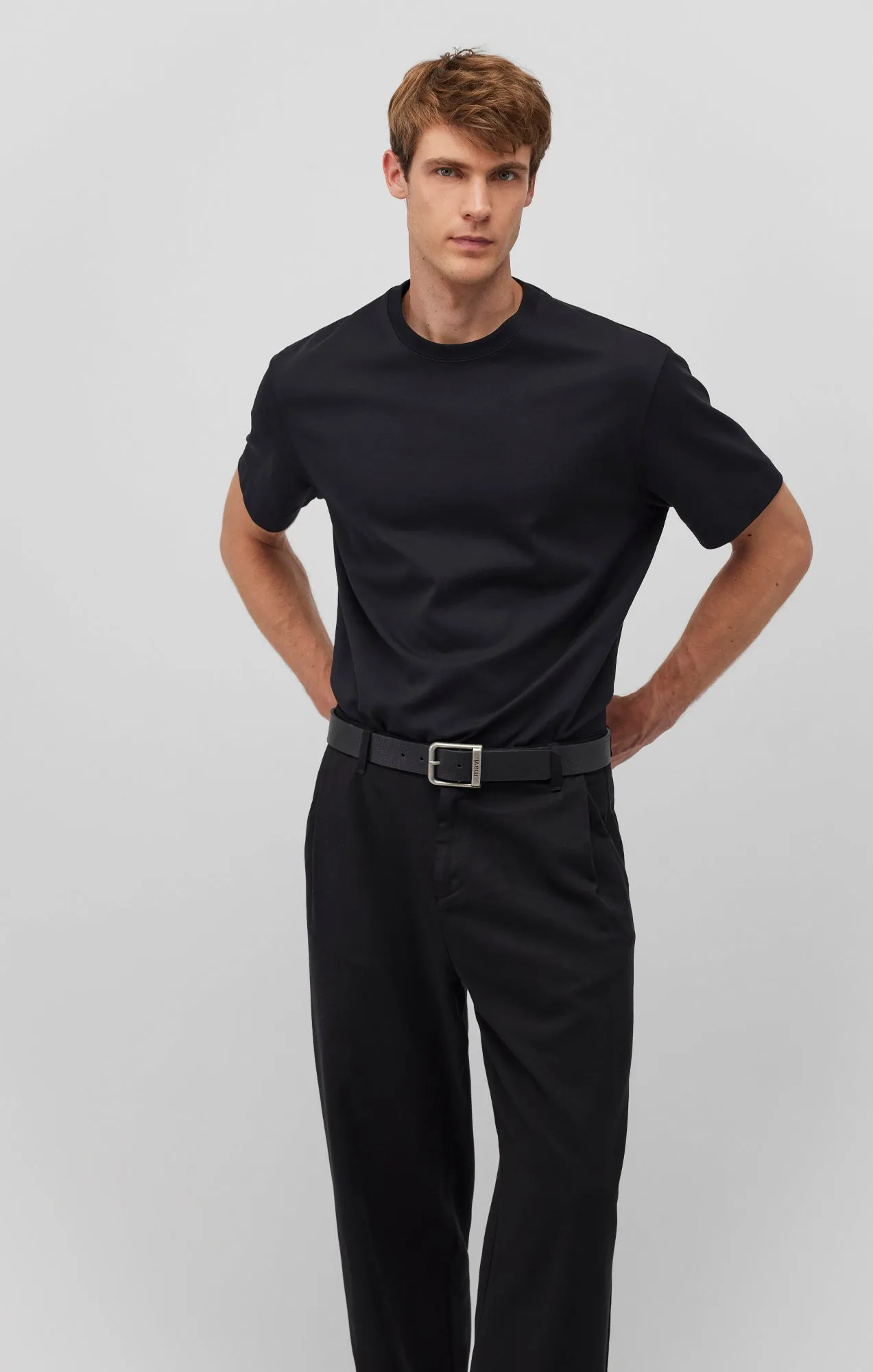 SHORT SLEEVE CREW NECK T-SHIRT IN BLACK Casual Day Wear