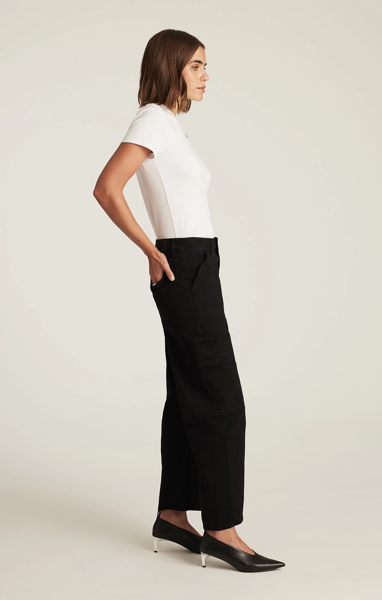 VINNIE BARREL CARGO IN BLACK CASUAL TWILL TouchscreenCompatiblePockets Soft Design