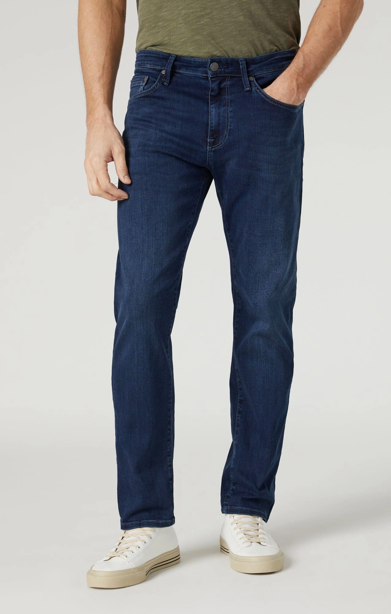 Comfortable Silhouette ZACH STRAIGHT LEG IN DARK SUPERMOVE