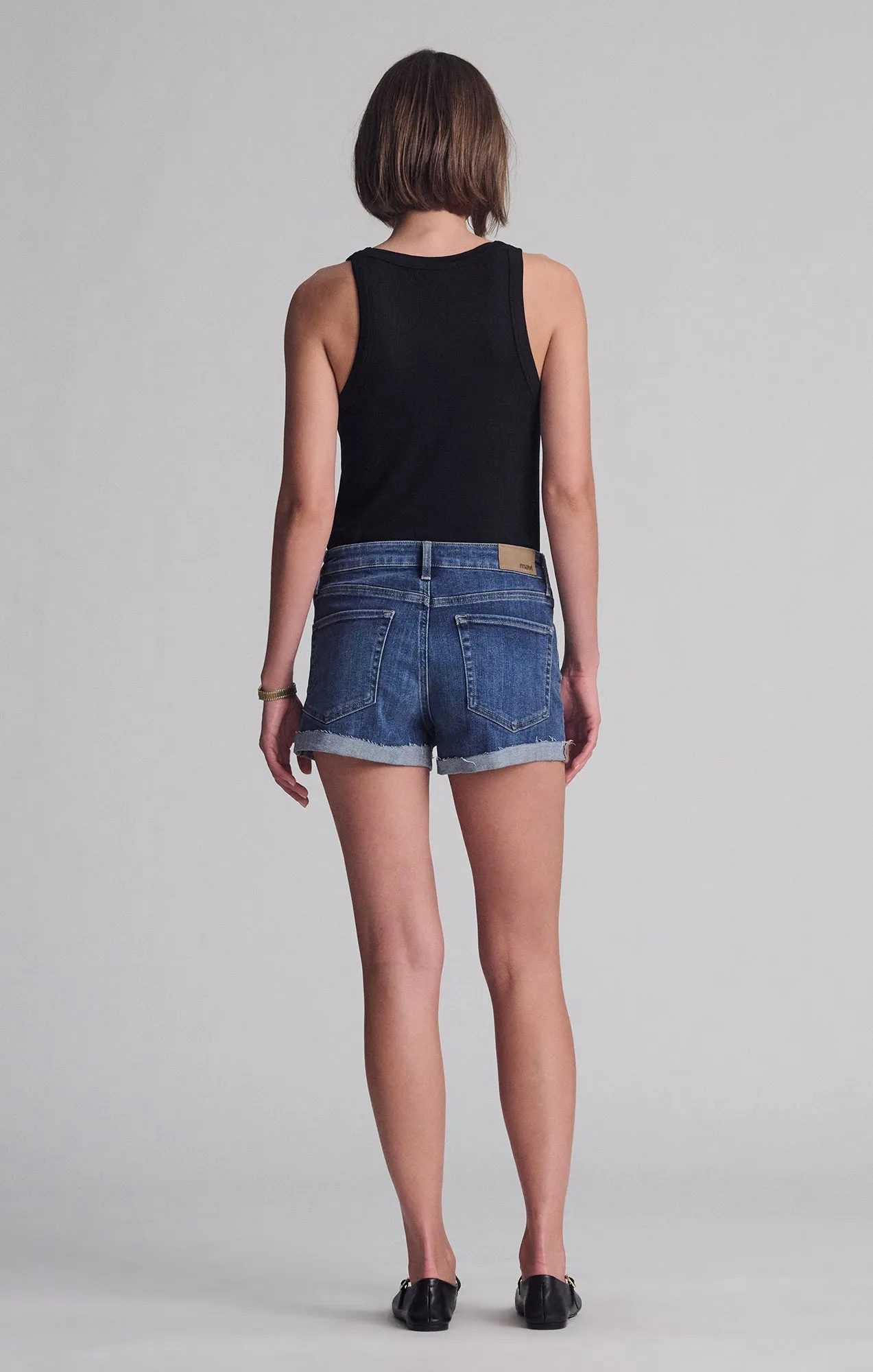 VIVIA CUFFED SHORTS IN DARK FLEX BLUE Warm Weather Style City Mood