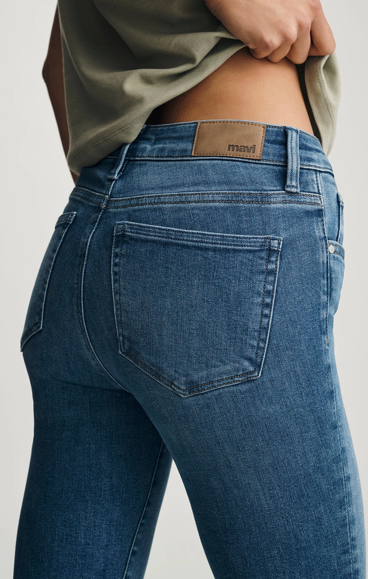 TESS SKINNY IN MID BRUSHED FLEX BLUE Work Ready Lightweight Textured