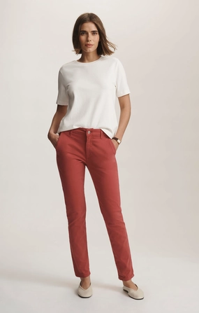 Non-Binding Fit KATHLEEN SLIM BOYFRIEND CHINO IN BUBBLEGUM CASUAL TWILL