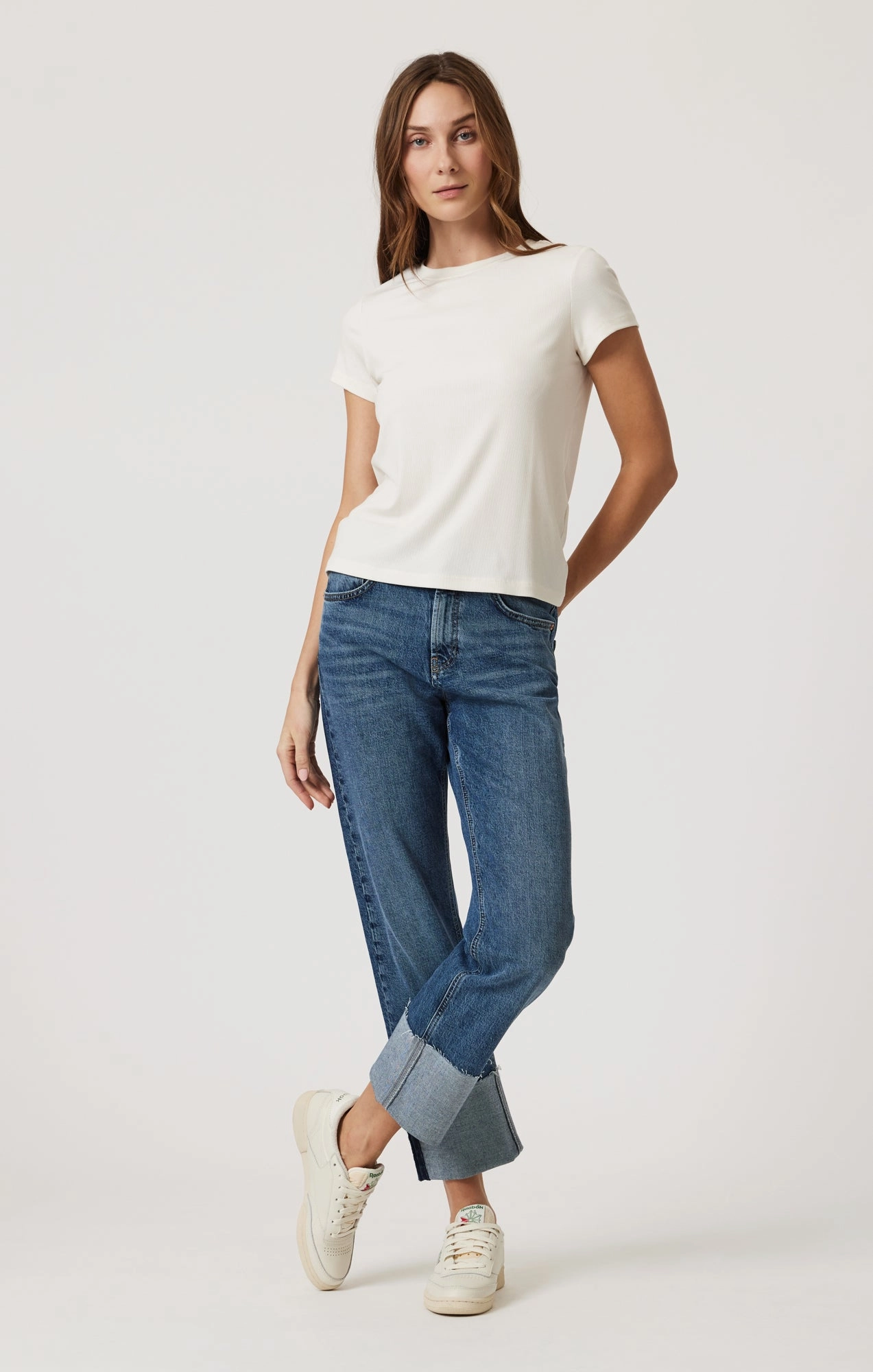 LUXE TOUCH TENCEL? RIBBED T-SHIRT IN COCONUT MILK Simple yet stylish