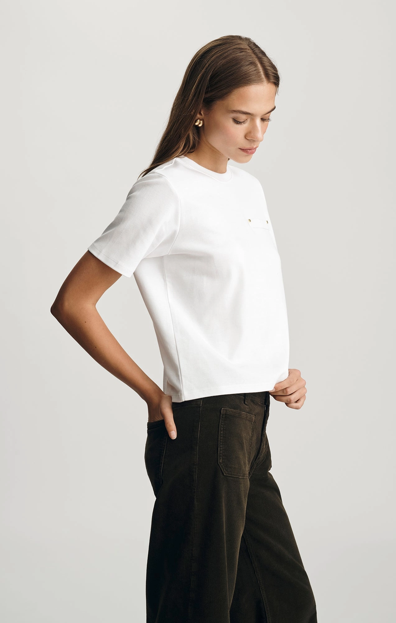 WELT POCKET T-SHIRT IN WHITE UV Protective Fabric Garment Washed Texture