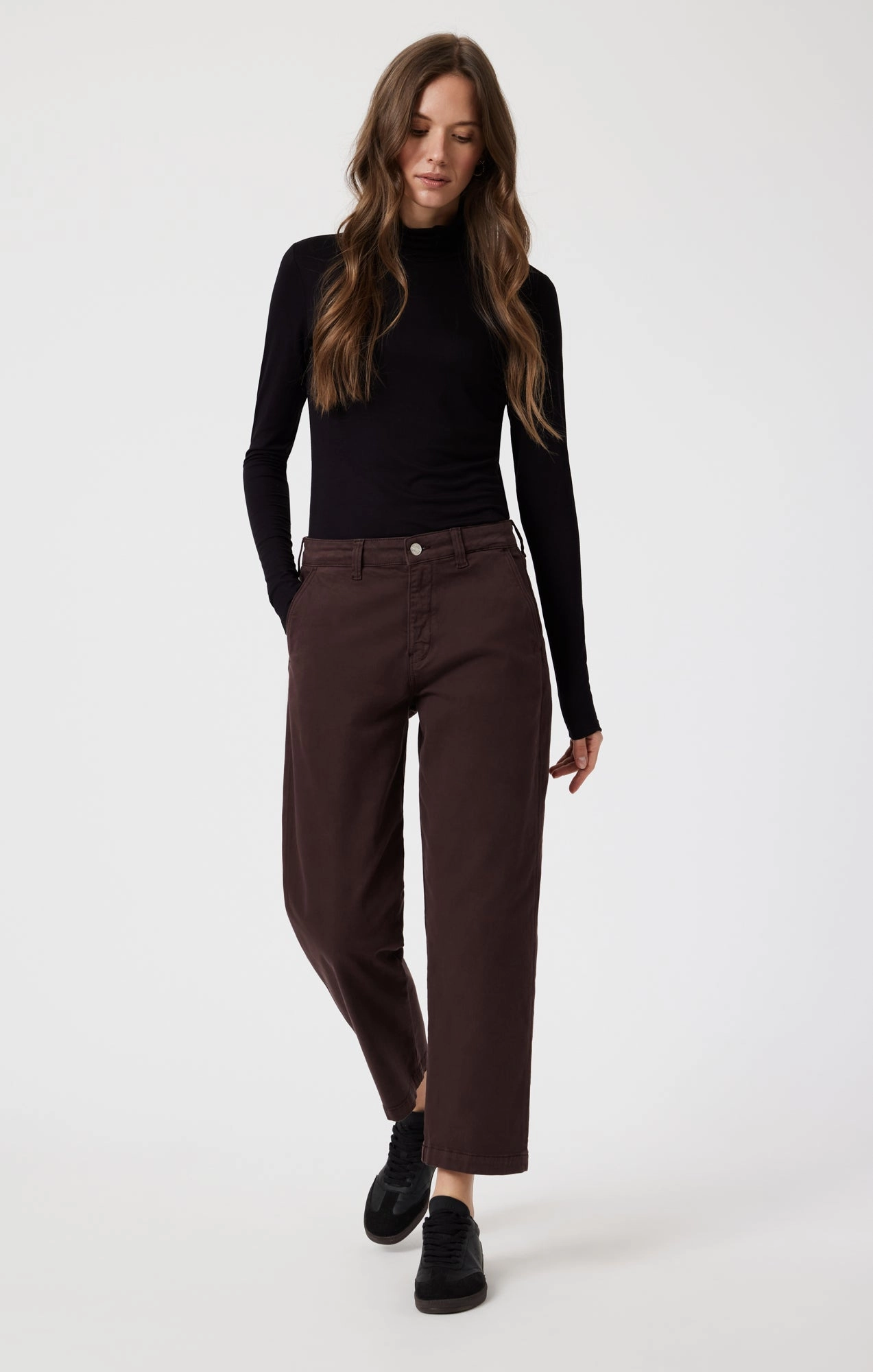 LAUREN STRAIGHT CHINO IN CURRANT CASUAL TWILL Sporty Fit Design