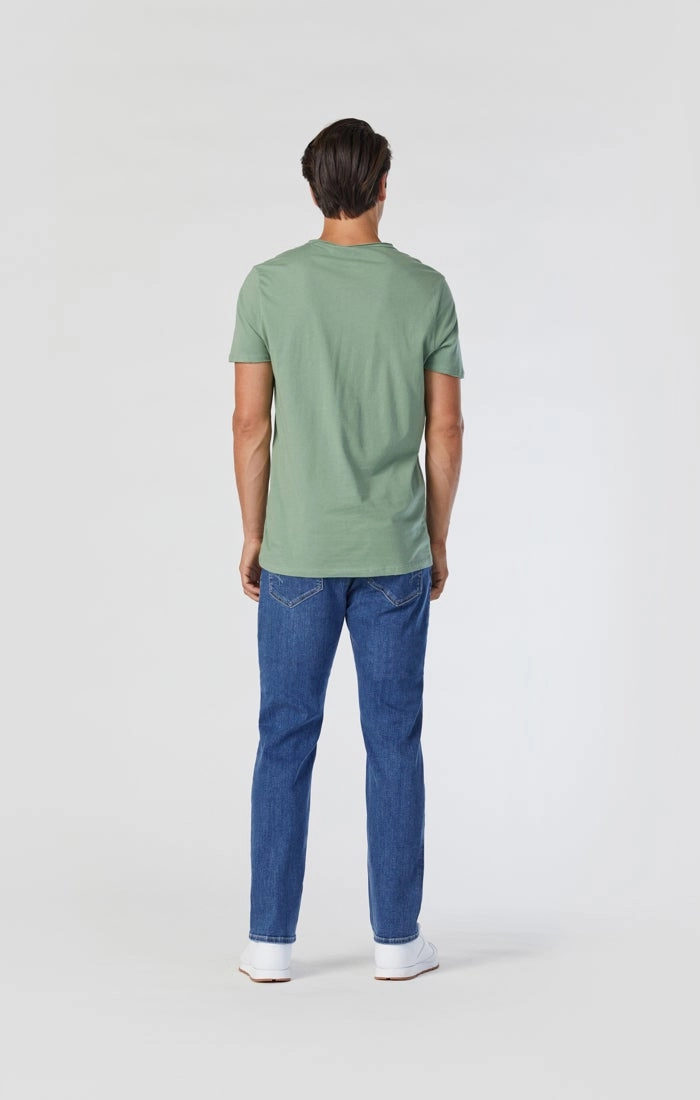 ZACH STRAIGHT LEG JEANS IN MID INDIGO BRUSHED WILLIAMSBURG Smooth Form Urban Style